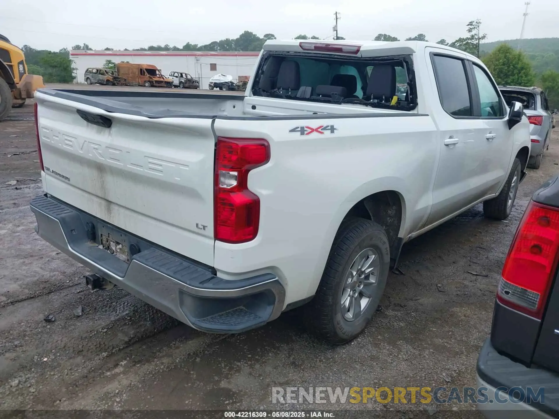 4 Фотография поврежденного автомобиля 1GCUKDED4SZ123636 CHEVROLET SILVERADO 1500 2025