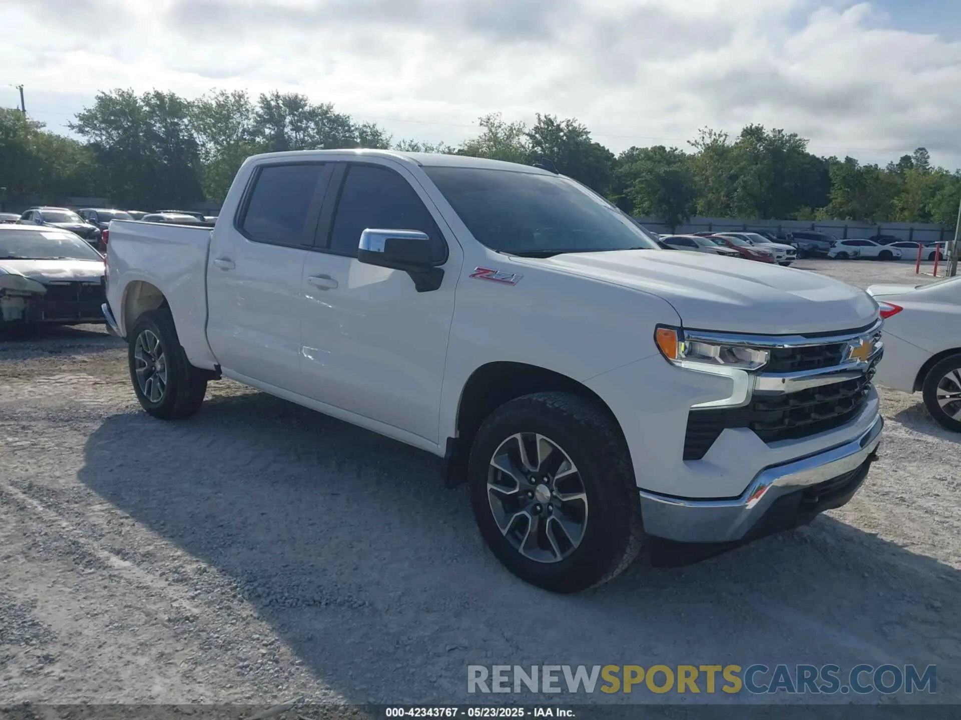 1 Фотография поврежденного автомобиля 2GCUKDED4S1127825 CHEVROLET SILVERADO 1500 2025