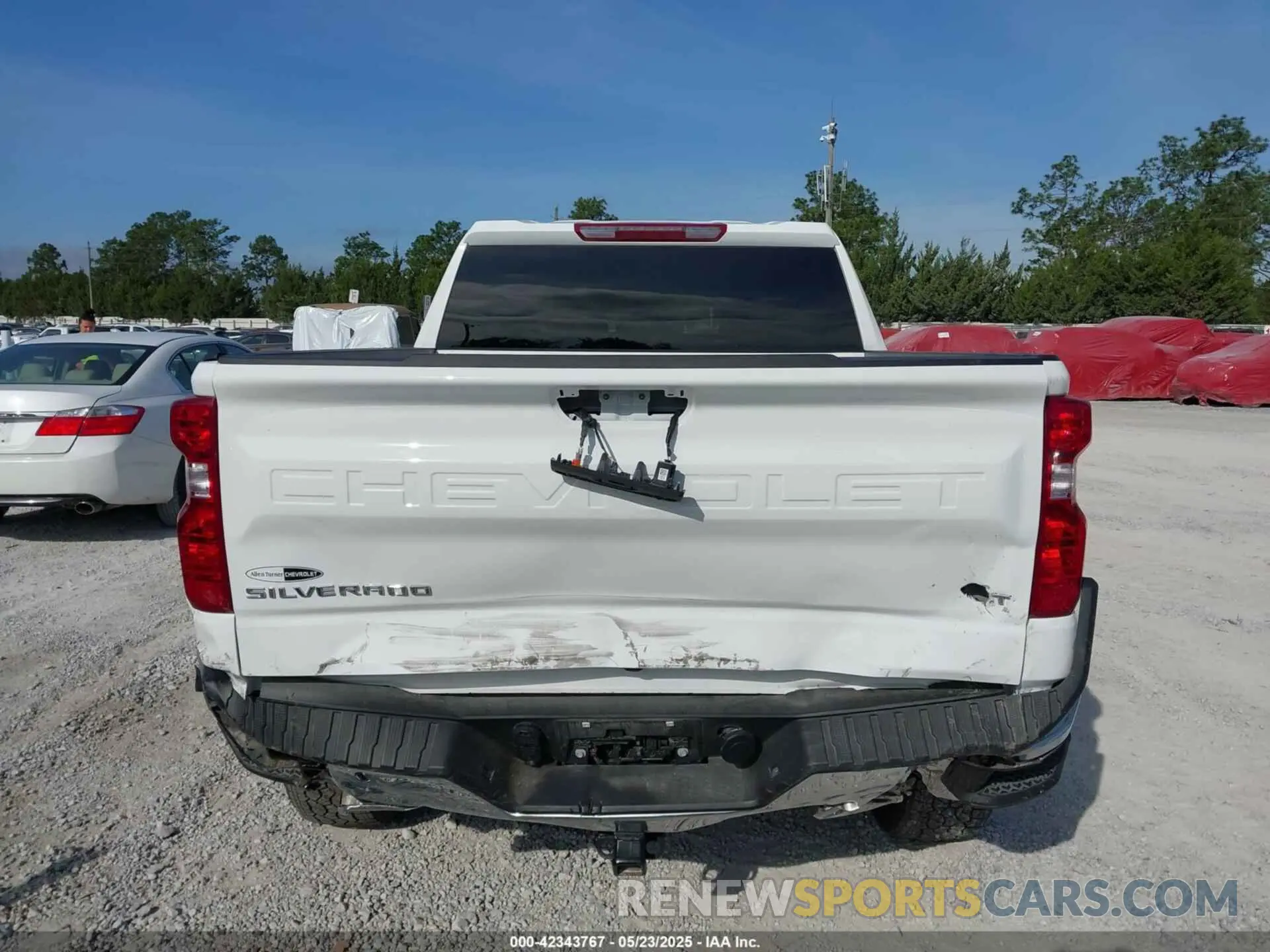 16 Фотография поврежденного автомобиля 2GCUKDED4S1127825 CHEVROLET SILVERADO 1500 2025