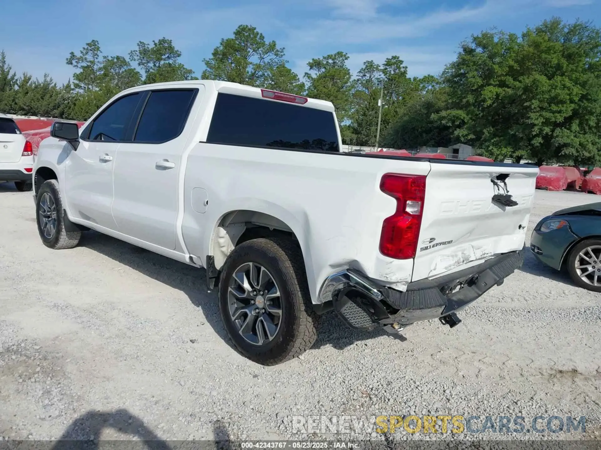 3 Фотография поврежденного автомобиля 2GCUKDED4S1127825 CHEVROLET SILVERADO 1500 2025
