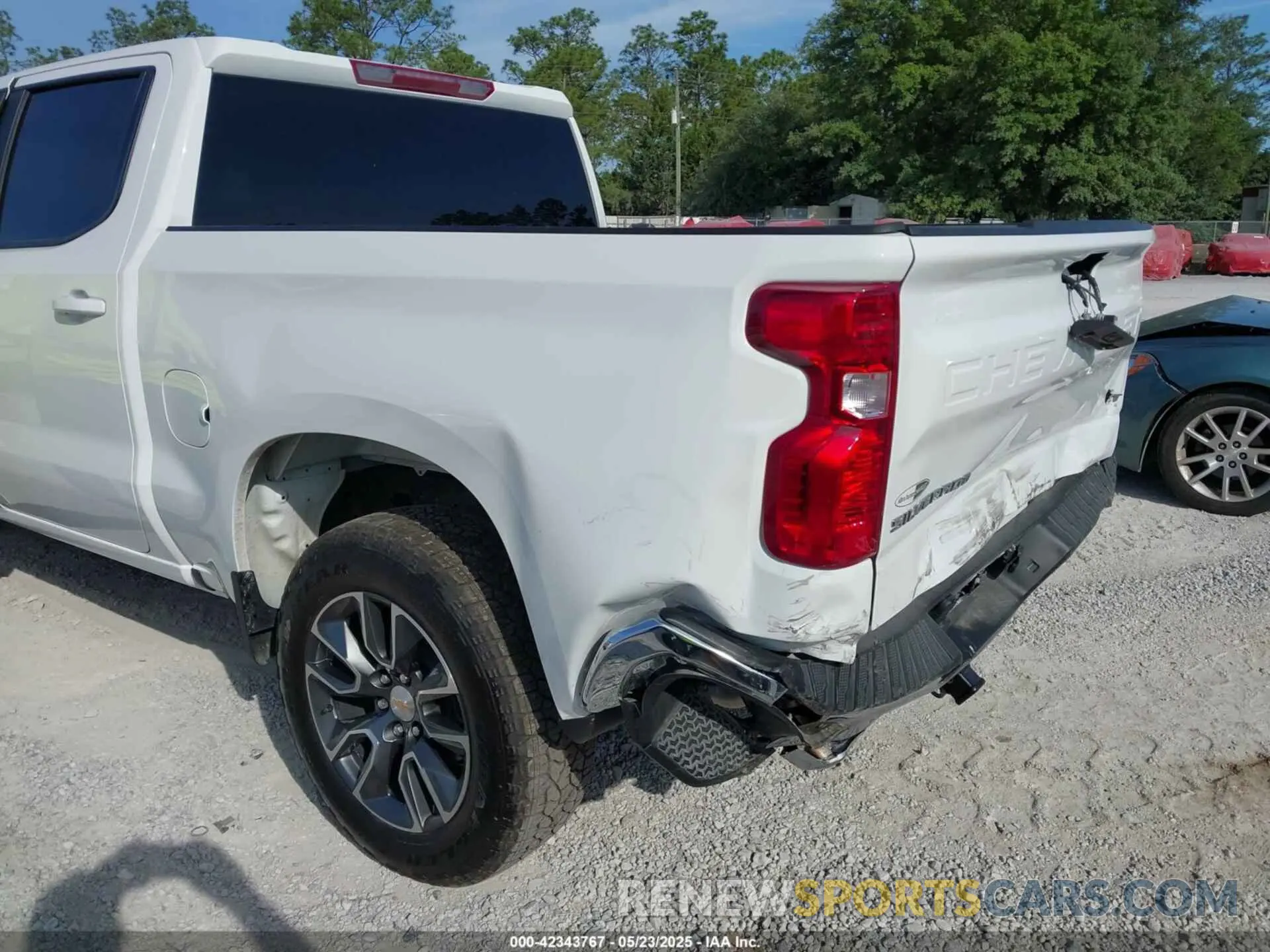 6 Фотография поврежденного автомобиля 2GCUKDED4S1127825 CHEVROLET SILVERADO 1500 2025