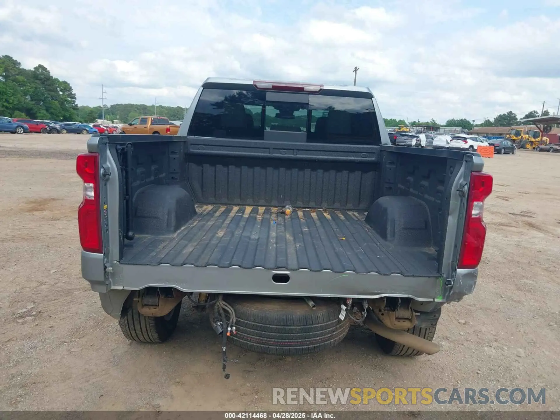 17 Фотография поврежденного автомобиля 2GCUKEED7S1111432 CHEVROLET SILVERADO 1500 2025