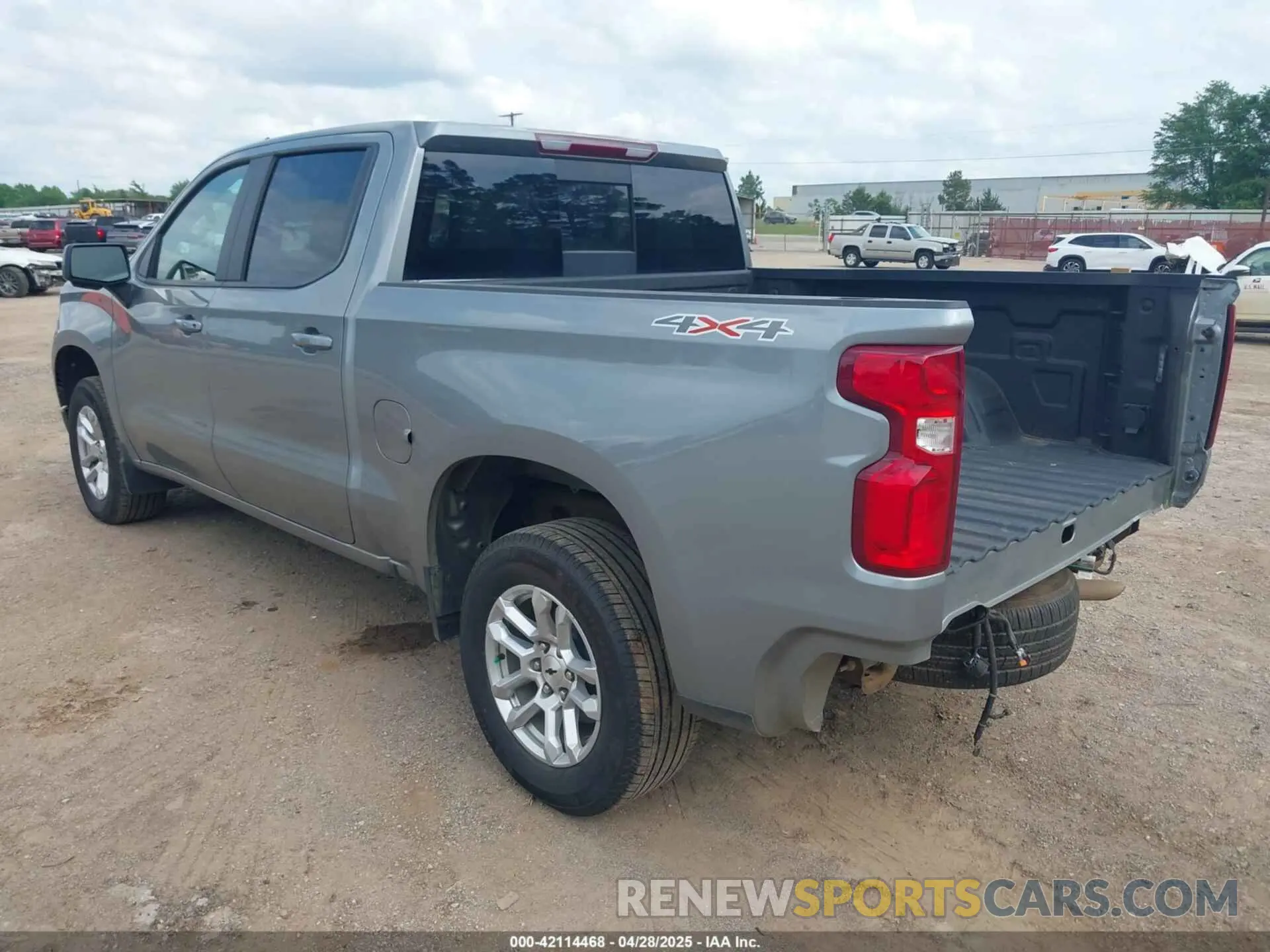 3 Фотография поврежденного автомобиля 2GCUKEED7S1111432 CHEVROLET SILVERADO 1500 2025