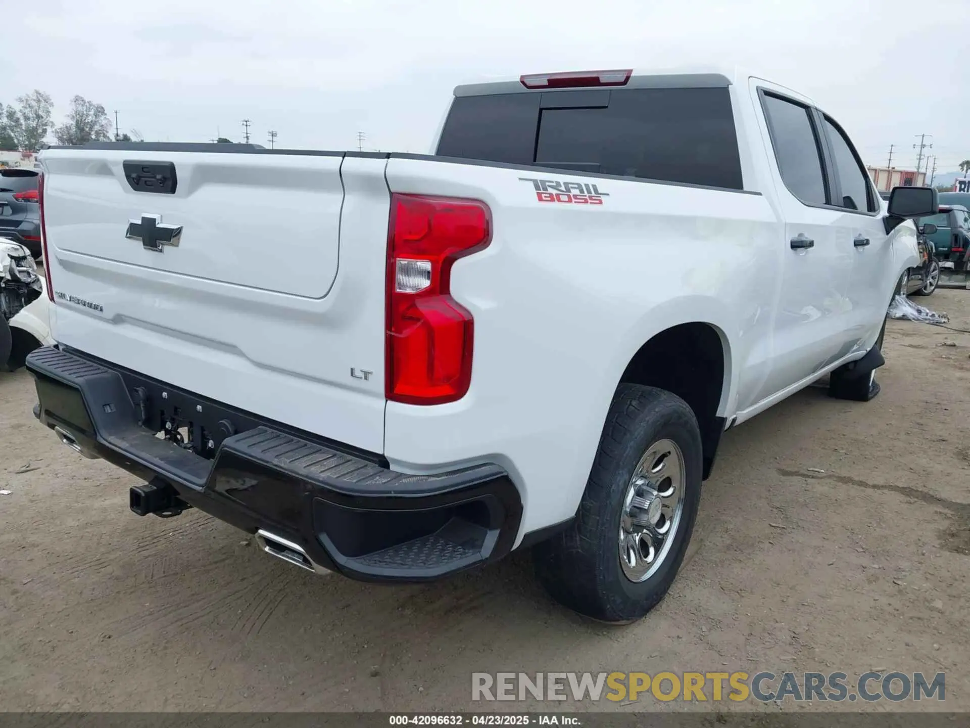 4 Photograph of a damaged car 3GCUKFEL9SG224626 CHEVROLET SILVERADO 1500 2025
