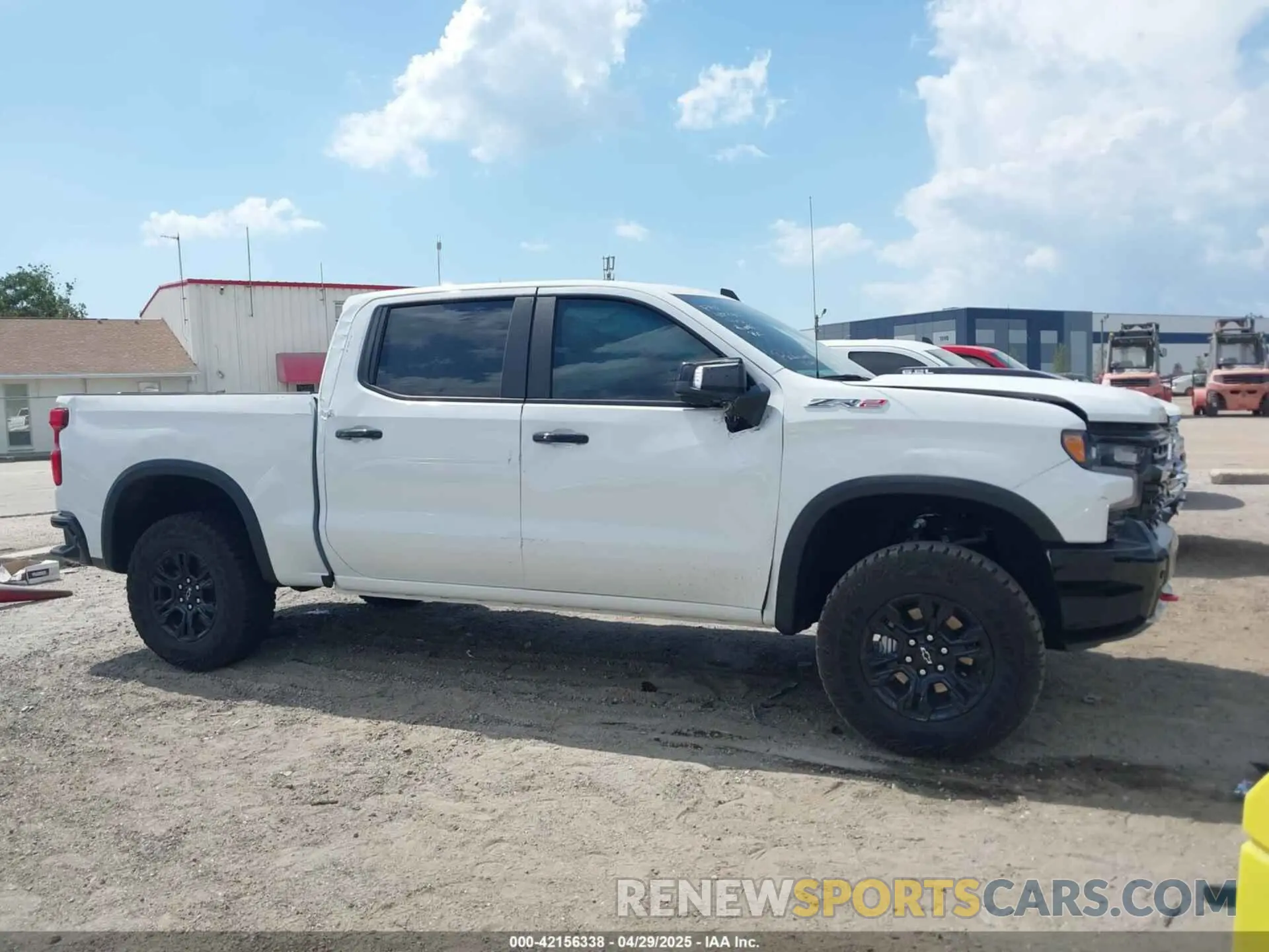 13 Фотография поврежденного автомобиля 3GCUKHEL0SG213168 CHEVROLET SILVERADO 1500 2025