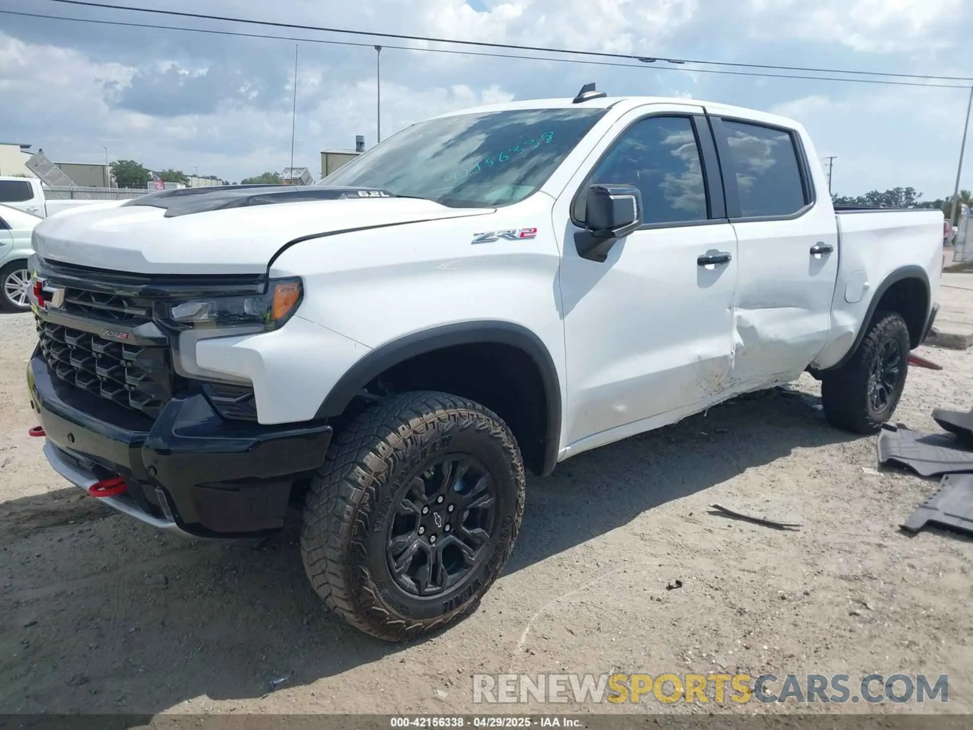 2 Фотография поврежденного автомобиля 3GCUKHEL0SG213168 CHEVROLET SILVERADO 1500 2025