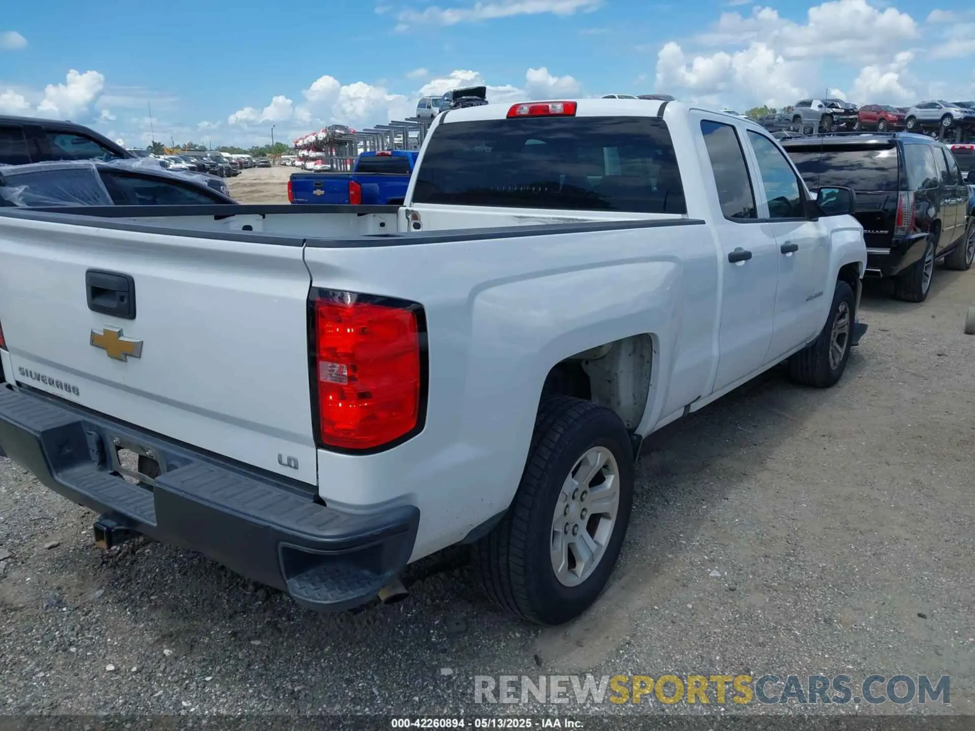 4 Фотография поврежденного автомобиля 2GCRCNEC9K1127173 CHEVROLET SILVERADO 1500 LD 2019