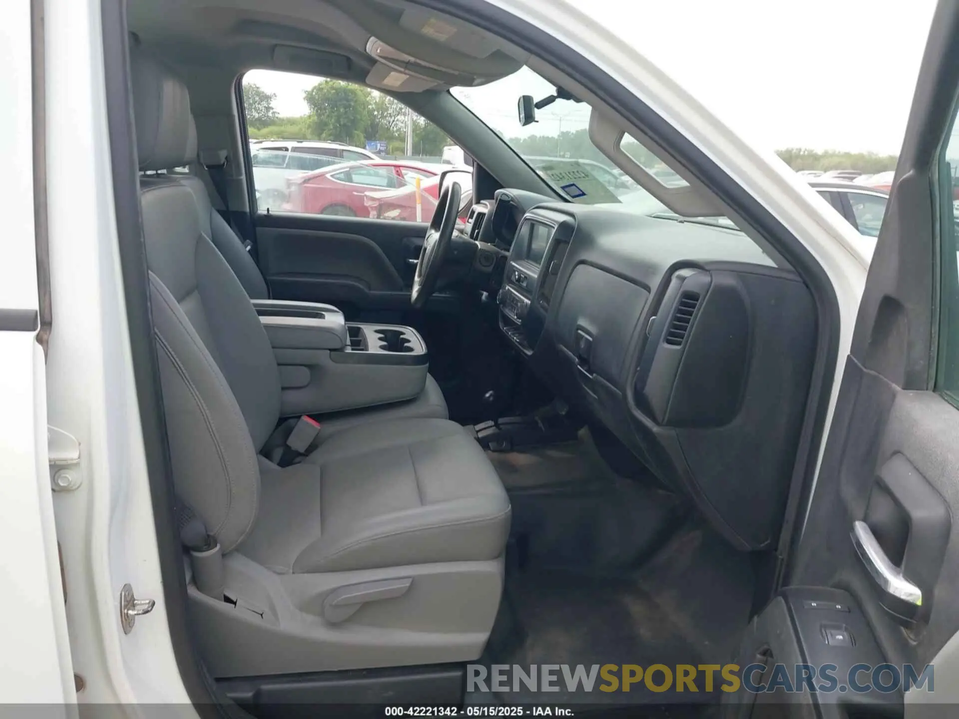 5 Photograph of a damaged car 2GCVKNEC9K1159512 CHEVROLET SILVERADO 1500 LD 2019