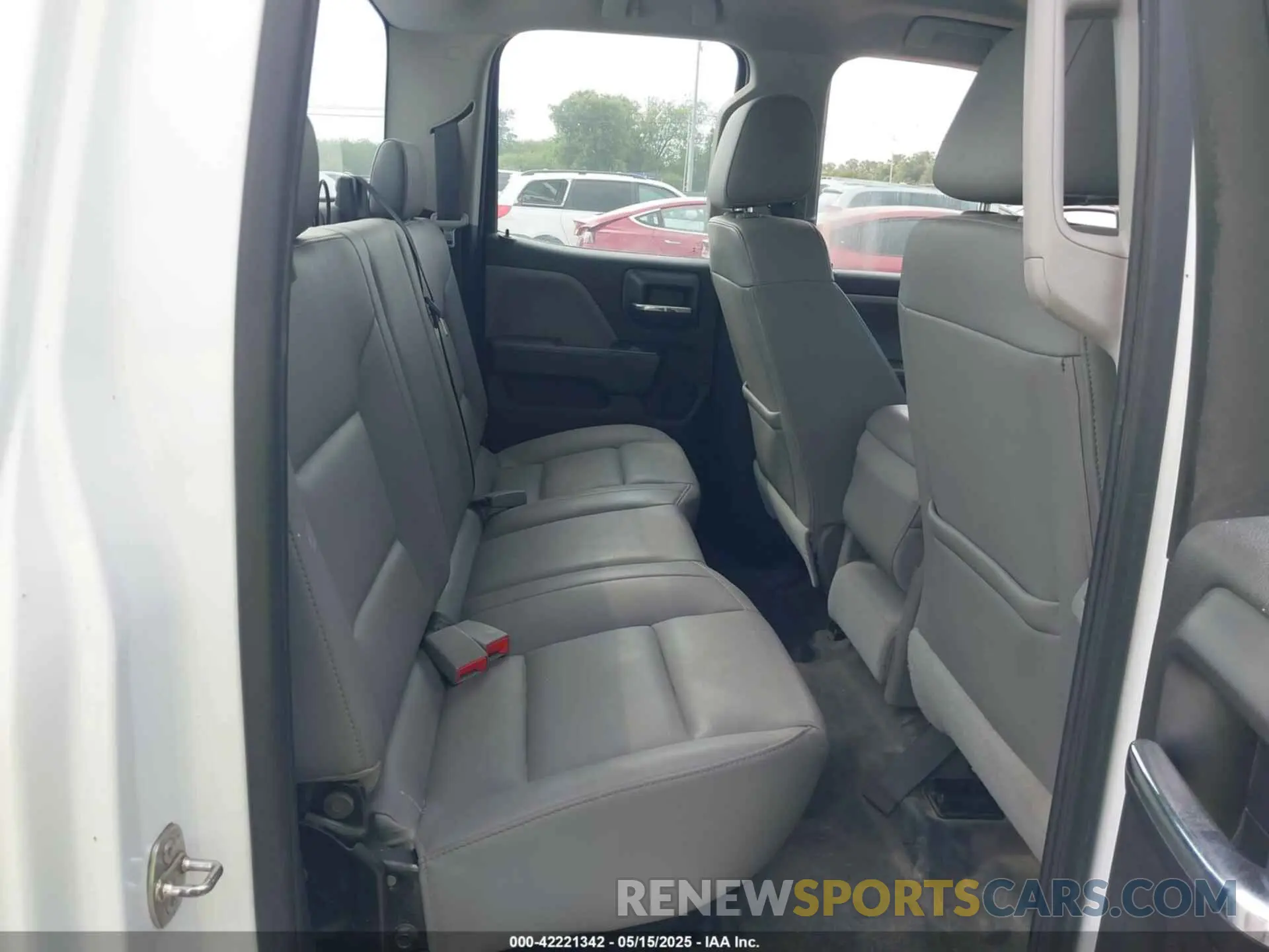 8 Photograph of a damaged car 2GCVKNEC9K1159512 CHEVROLET SILVERADO 1500 LD 2019