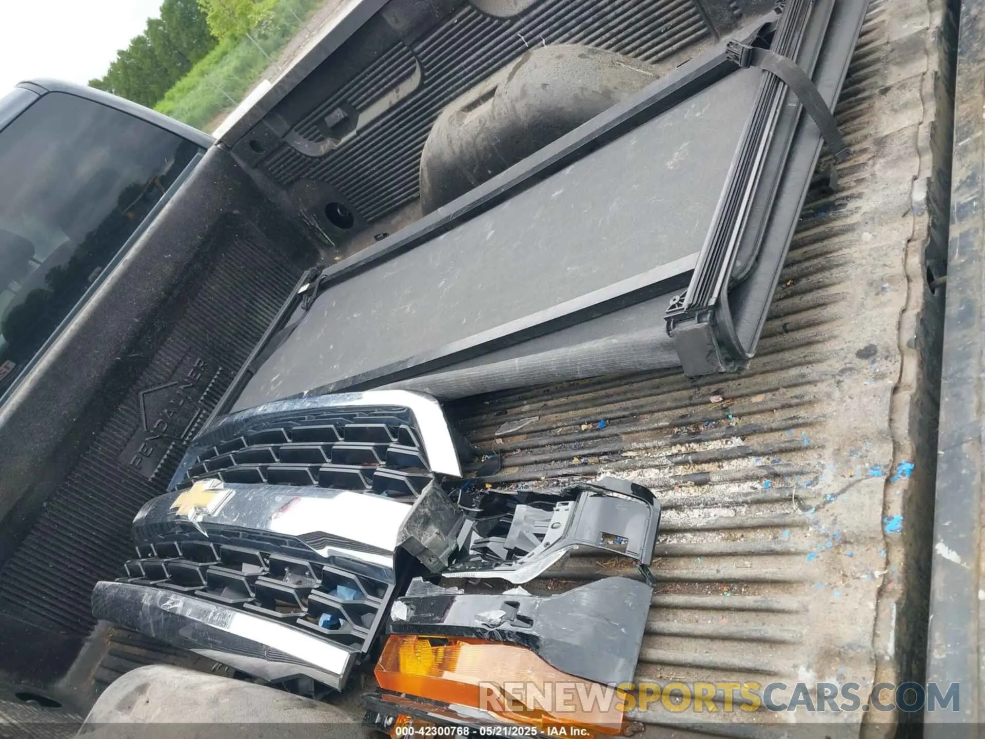 12 Photograph of a damaged car 2GCVKPEC1K1181936 CHEVROLET SILVERADO 1500 LD 2019