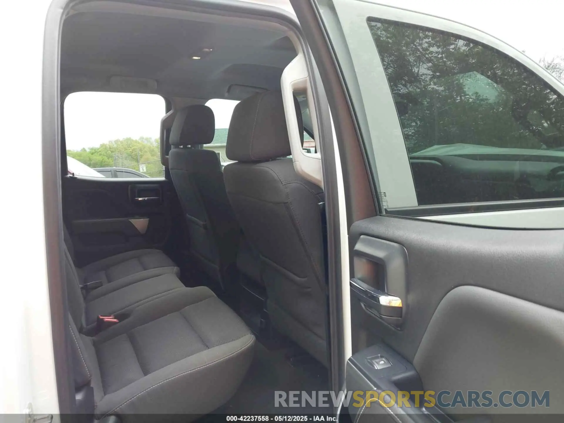 8 Photograph of a damaged car 2GCVKPEC1K1201750 CHEVROLET SILVERADO 1500 LD 2019