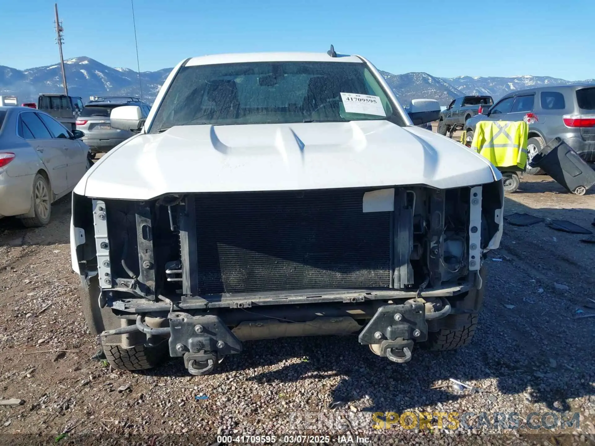 6 Фотография поврежденного автомобиля 2GCVKPEC2K1121793 CHEVROLET SILVERADO 1500 LD 2019
