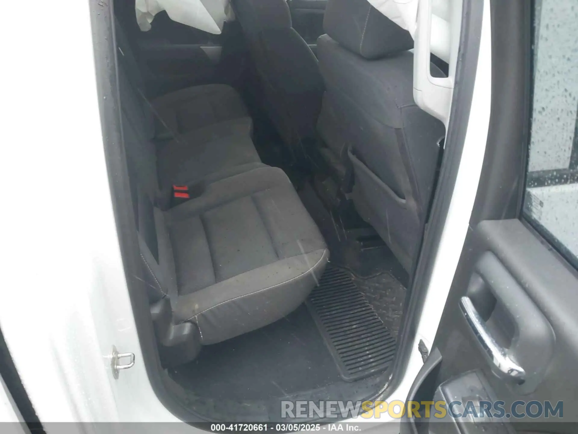8 Photograph of a damaged car 2GCVKPEC3K1107675 CHEVROLET SILVERADO 1500 LD 2019