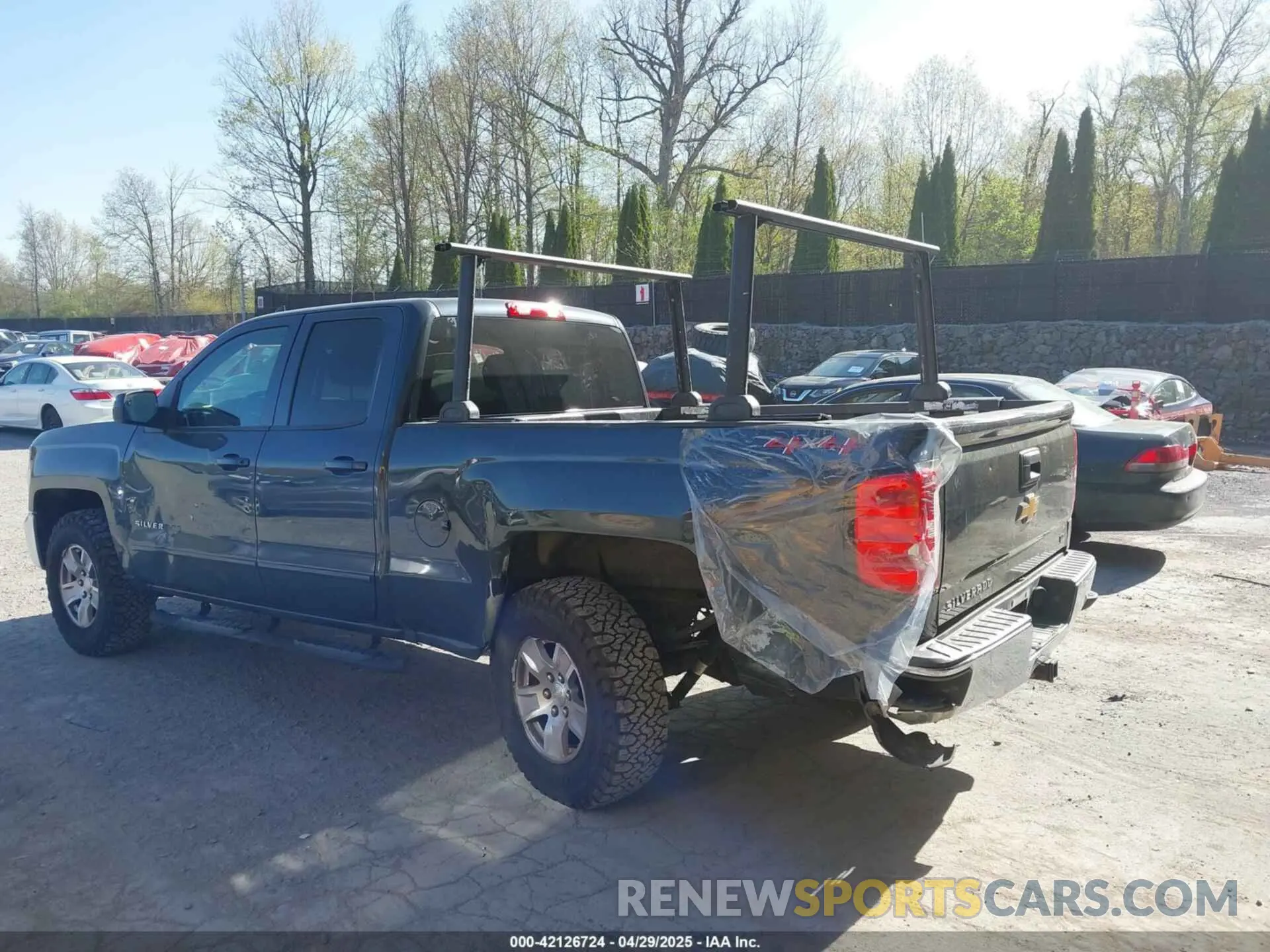3 Фотография поврежденного автомобиля 2GCVKPEC5K1140418 CHEVROLET SILVERADO 1500 LD 2019