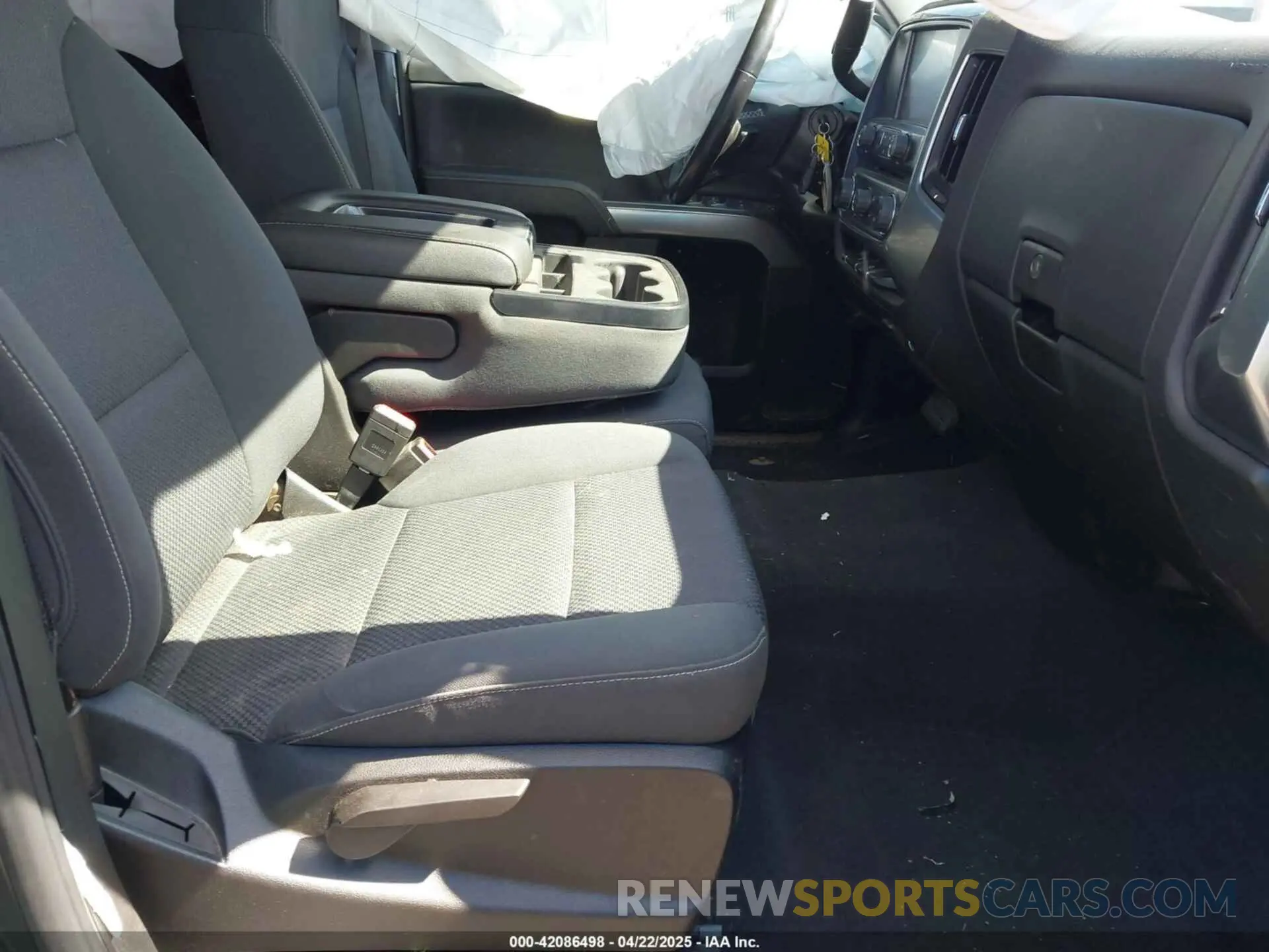 5 Photograph of a damaged car 2GCVKPEC7K1201655 CHEVROLET SILVERADO 1500 LD 2019