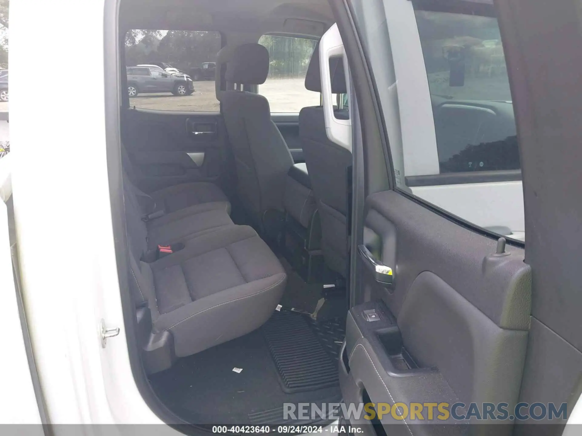8 Photograph of a damaged car 2GCVKPEC9K1147291 CHEVROLET SILVERADO 1500 LD 2019