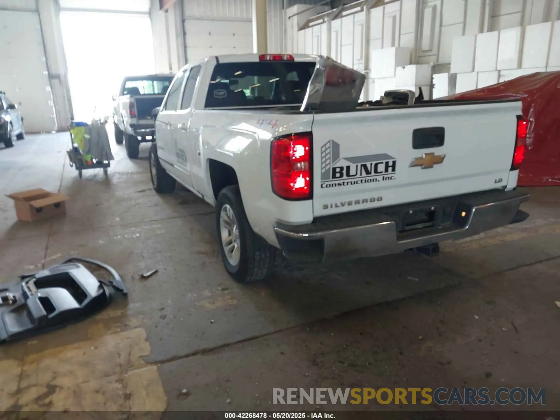 3 Фотография поврежденного автомобиля 2GCVKPECXK1121556 CHEVROLET SILVERADO 1500 LD 2019