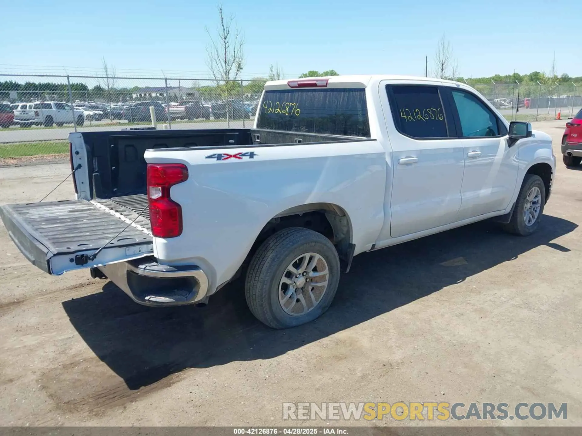 4 Photograph of a damaged car 1GCPYJEK7NZ173444 CHEVROLET SILVERADO 1500 LTD 2022