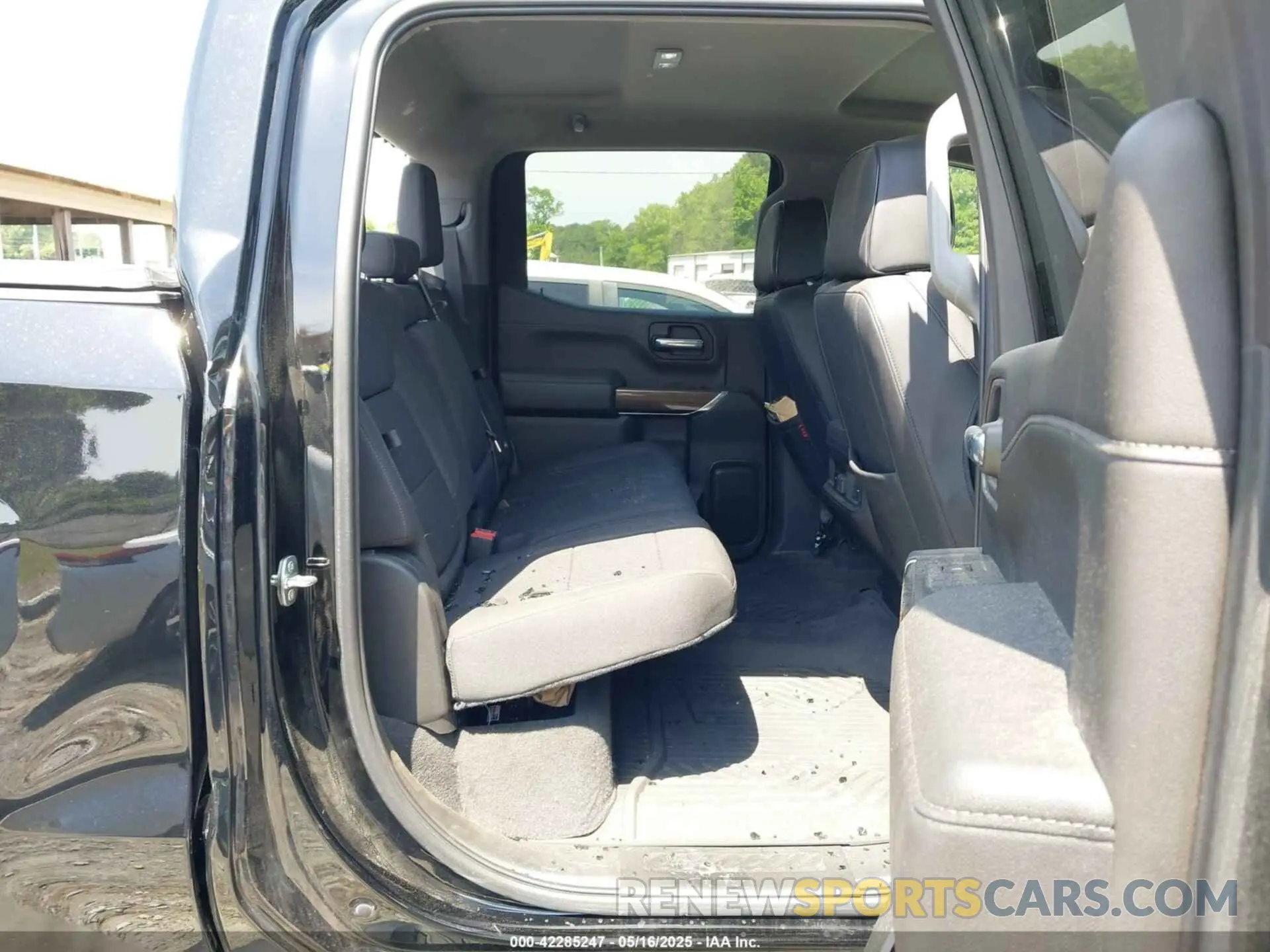 8 Photograph of a damaged car 1GCUYEEL7NZ235492 CHEVROLET SILVERADO 1500 LTD 2022