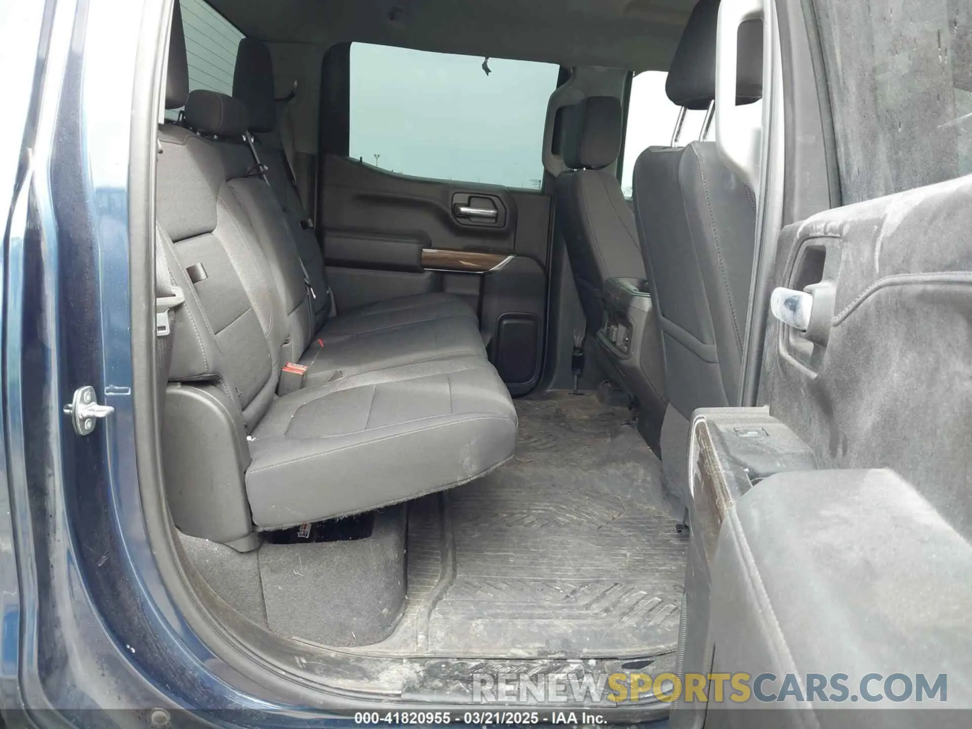 8 Photograph of a damaged car 1GCUYEEL8NZ234254 CHEVROLET SILVERADO 1500 LTD 2022