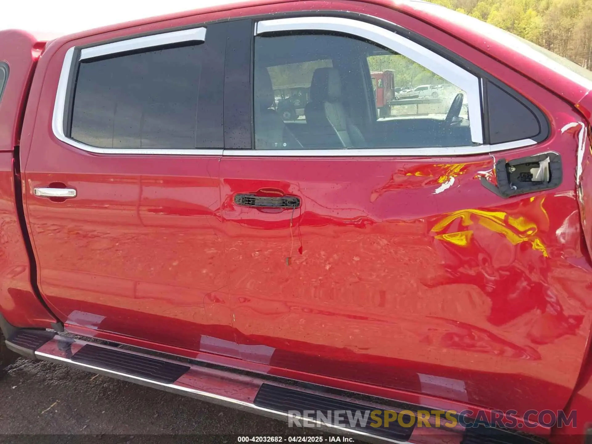18 Photograph of a damaged car 1GCUYHEL6NZ236845 CHEVROLET SILVERADO 1500 LTD 2022