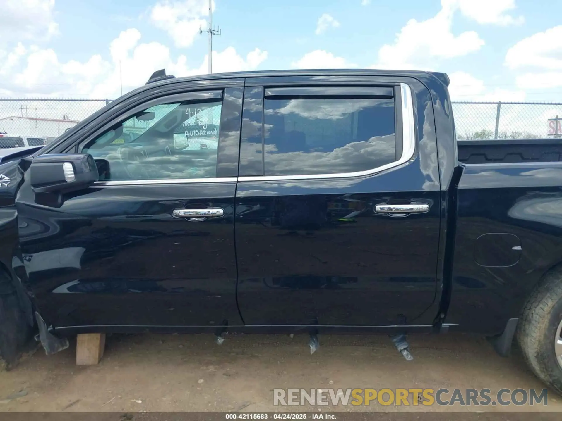 14 Фотография поврежденного автомобиля 1GCUYHEL9NZ126565 CHEVROLET SILVERADO 1500 LTD 2022