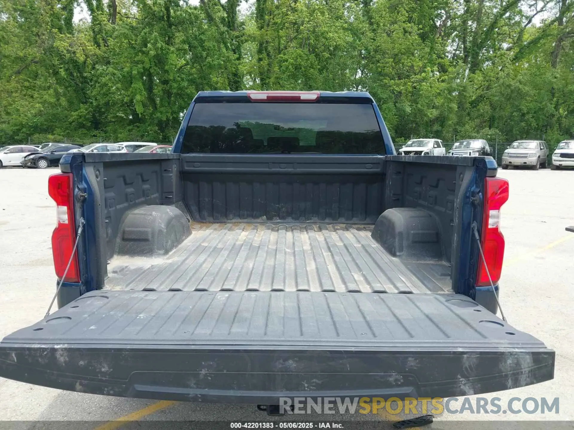 17 Photograph of a damaged car 3GCUYEED3NG178118 CHEVROLET SILVERADO 1500 LTD 2022