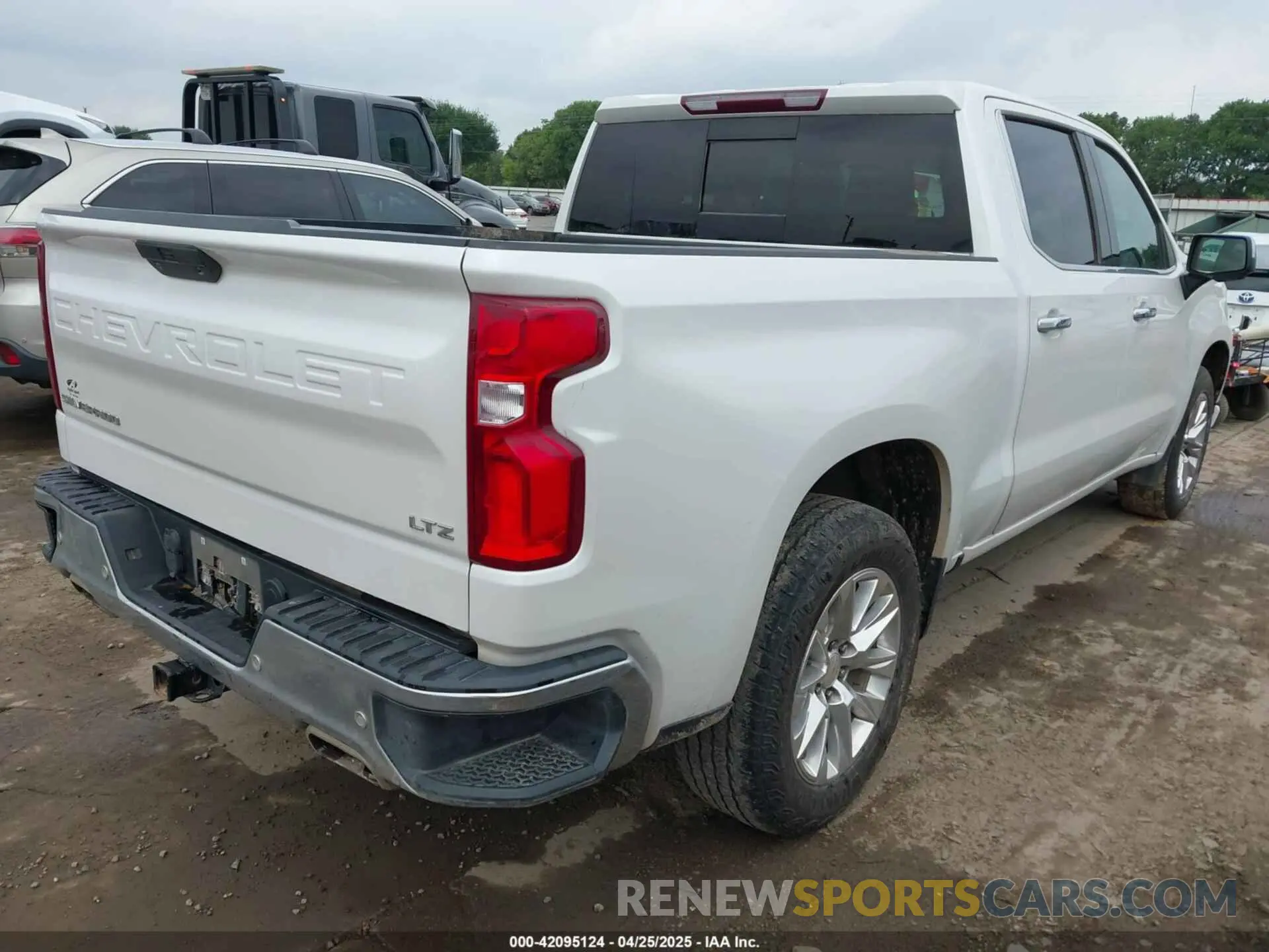 4 Фотография поврежденного автомобиля 3GCUYGED4NG131305 CHEVROLET SILVERADO 1500 LTD 2022