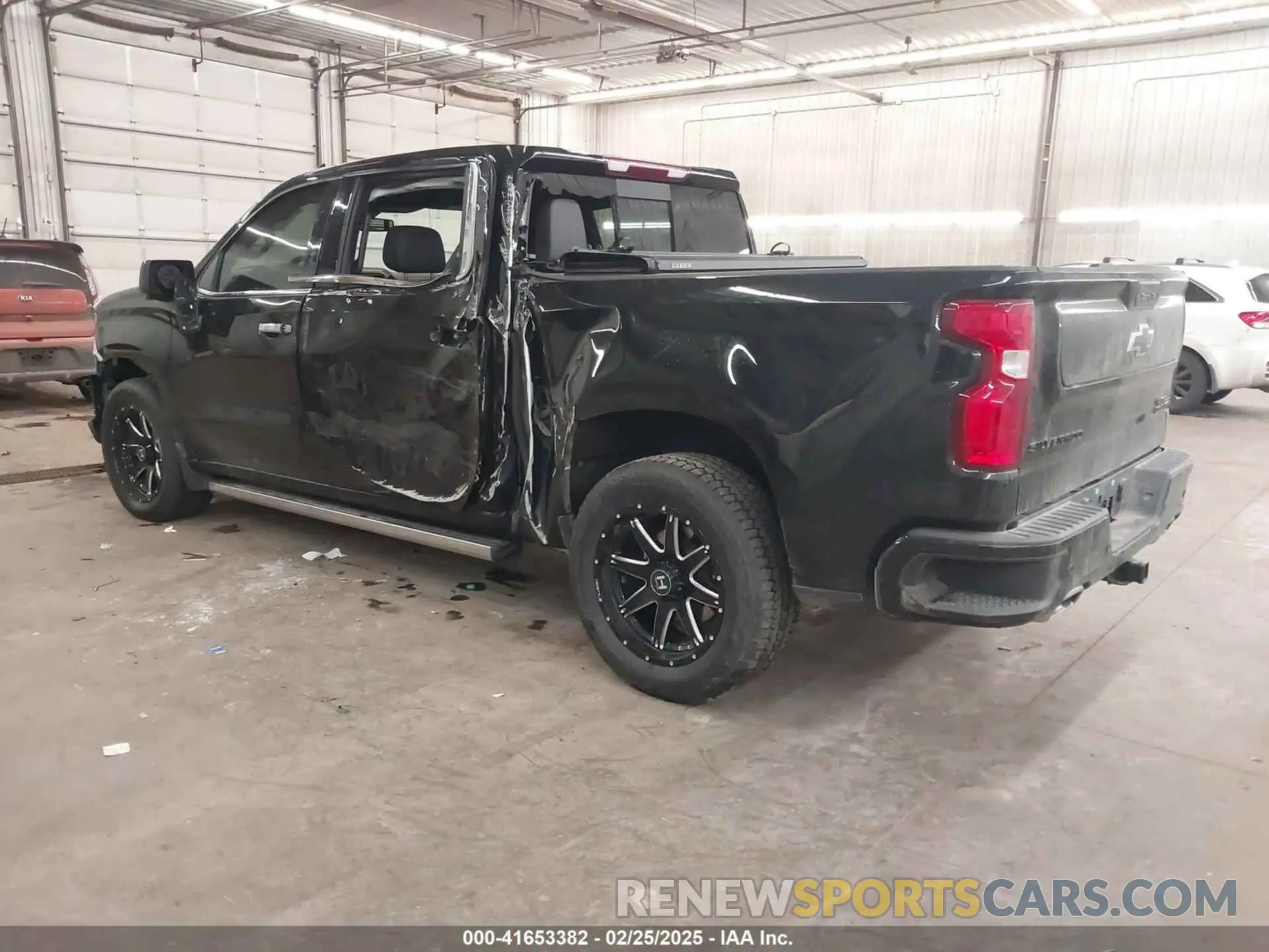 3 Фотография поврежденного автомобиля 3GCUYHEL1NG202781 CHEVROLET SILVERADO 1500 LTD 2022