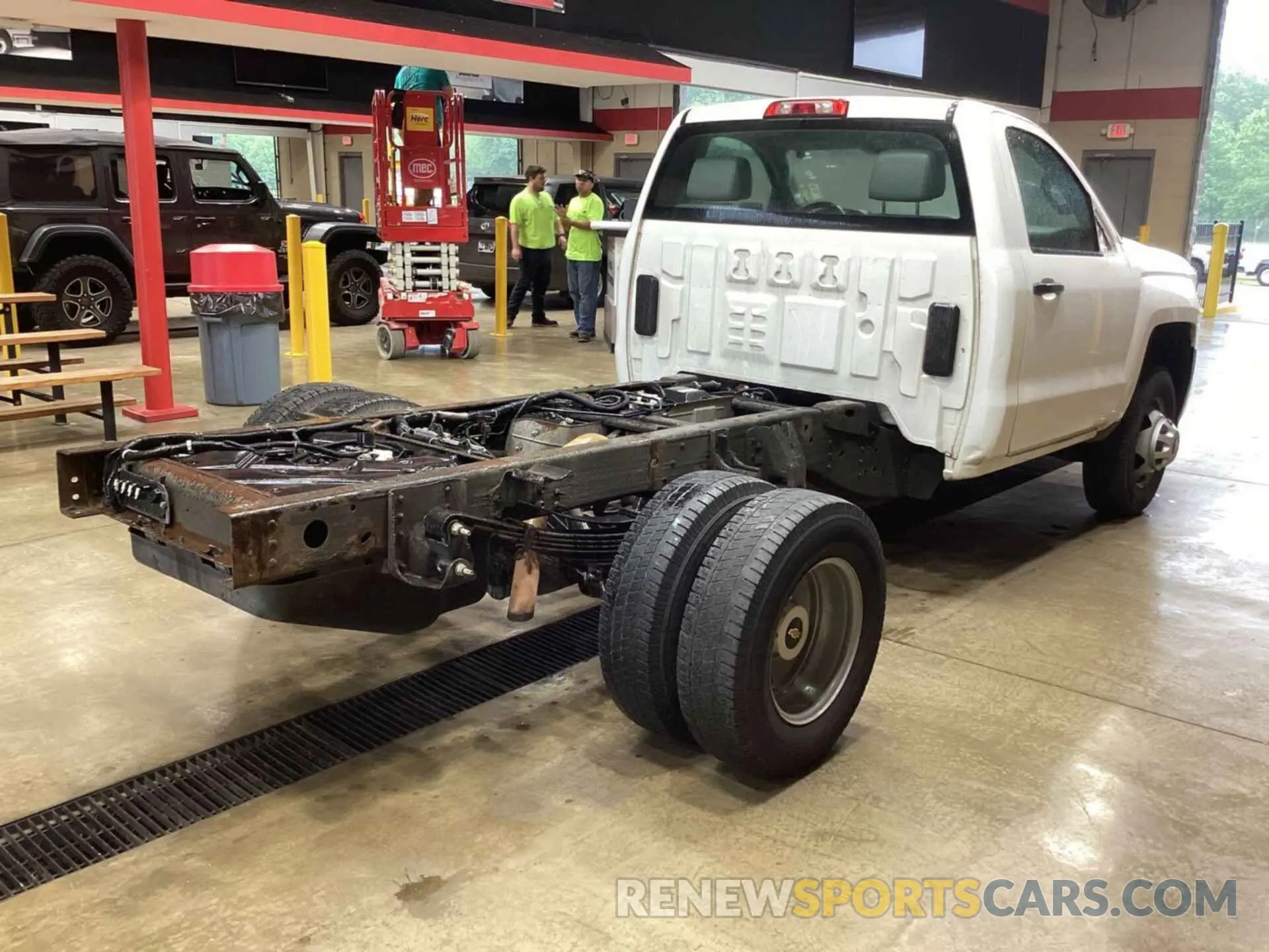 8 Photograph of a damaged car 1GB3CVCG6KF199067 CHEVROLET SILVERADO 2019