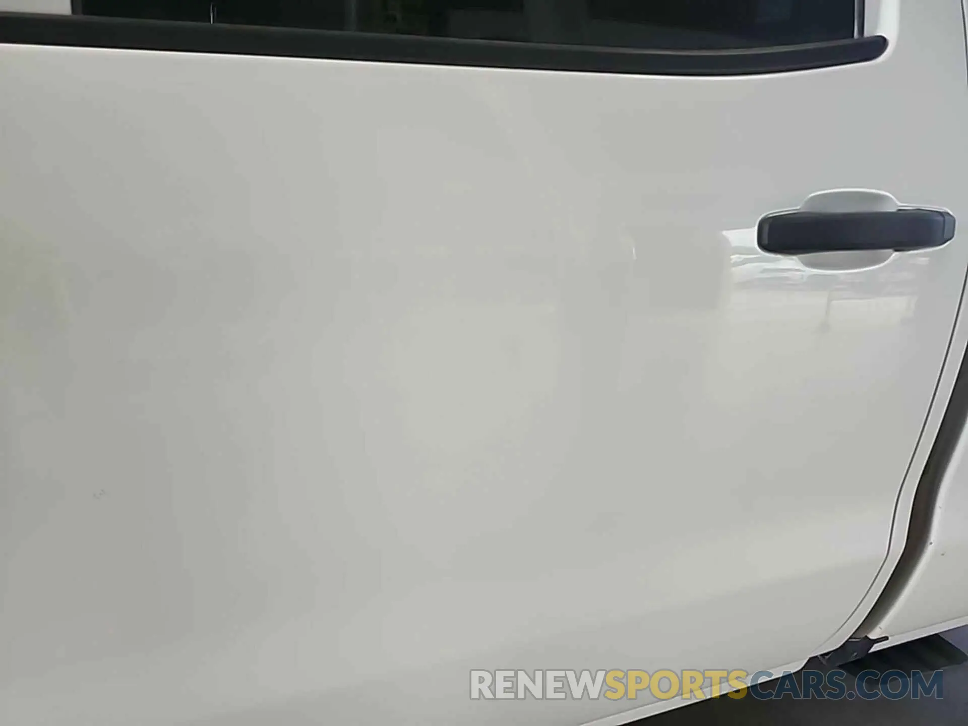 4 Photograph of a damaged car 1GC1KREG2KF218711 CHEVROLET SILVERADO 2019