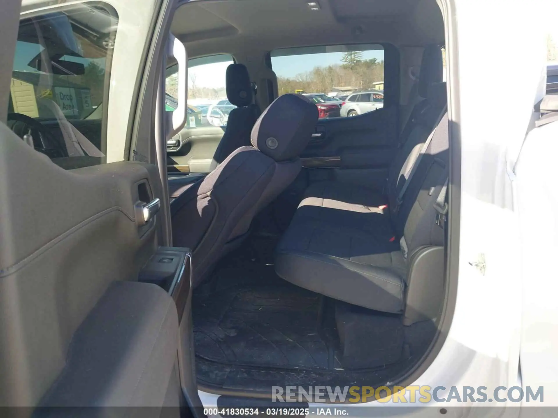 8 Photograph of a damaged car 1GCUYEED9KZ383874 CHEVROLET SILVERADO 2019