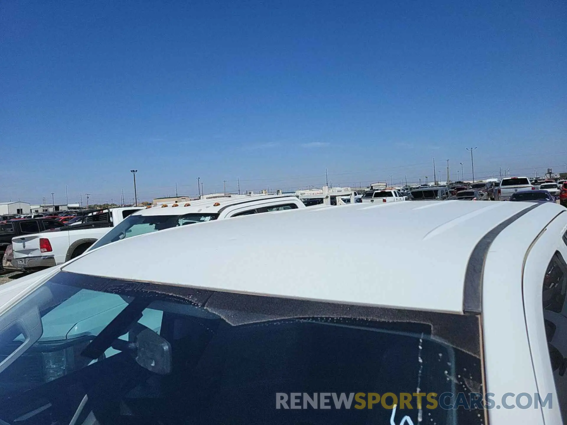 24 Photograph of a damaged car 2GC2KREG0K1112785 CHEVROLET SILVERADO 2019