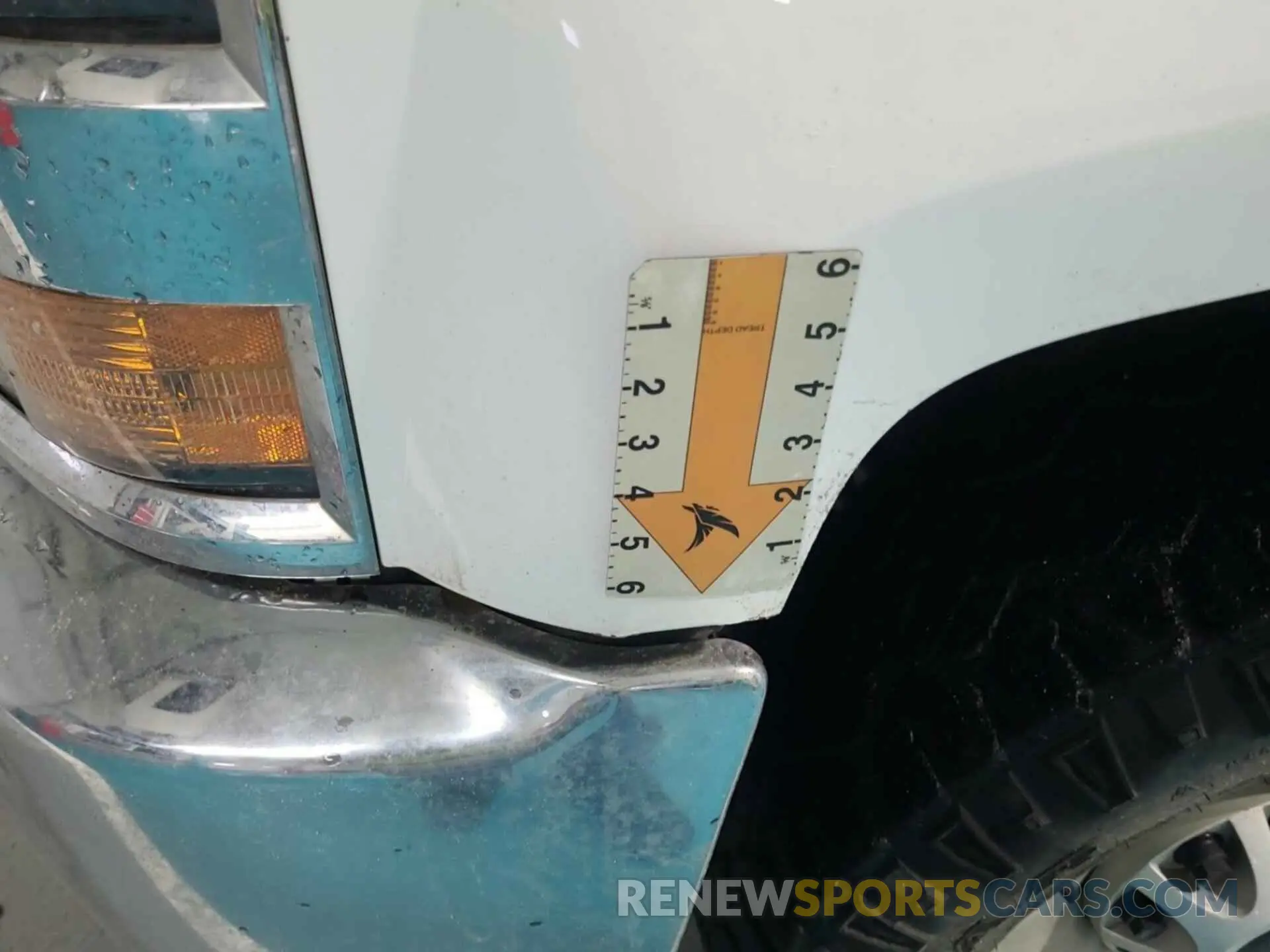 39 Photograph of a damaged car 2GC2KREG6K1117389 CHEVROLET SILVERADO 2019