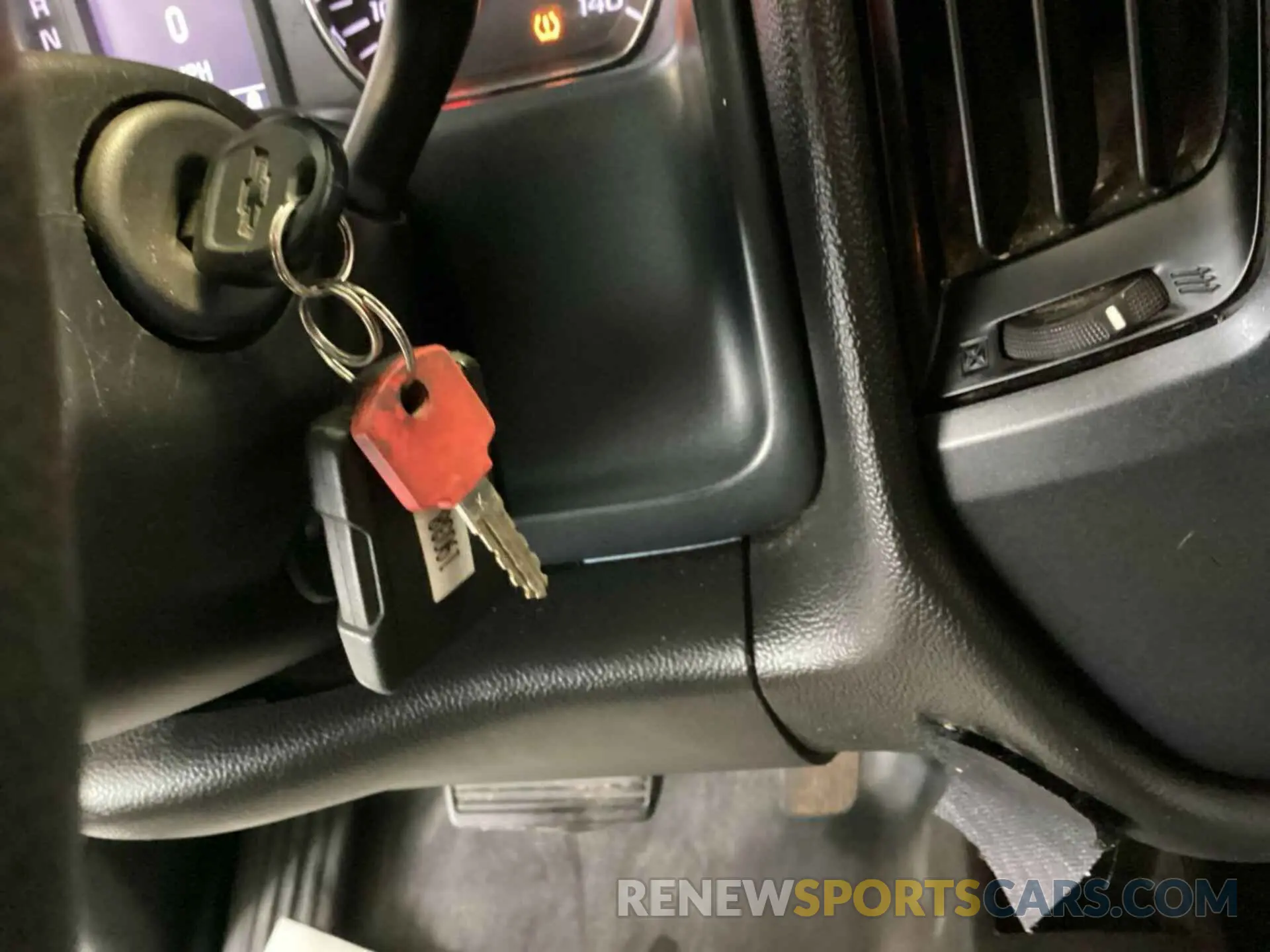 30 Photograph of a damaged car 2GC2KREG9K1155599 CHEVROLET SILVERADO 2019