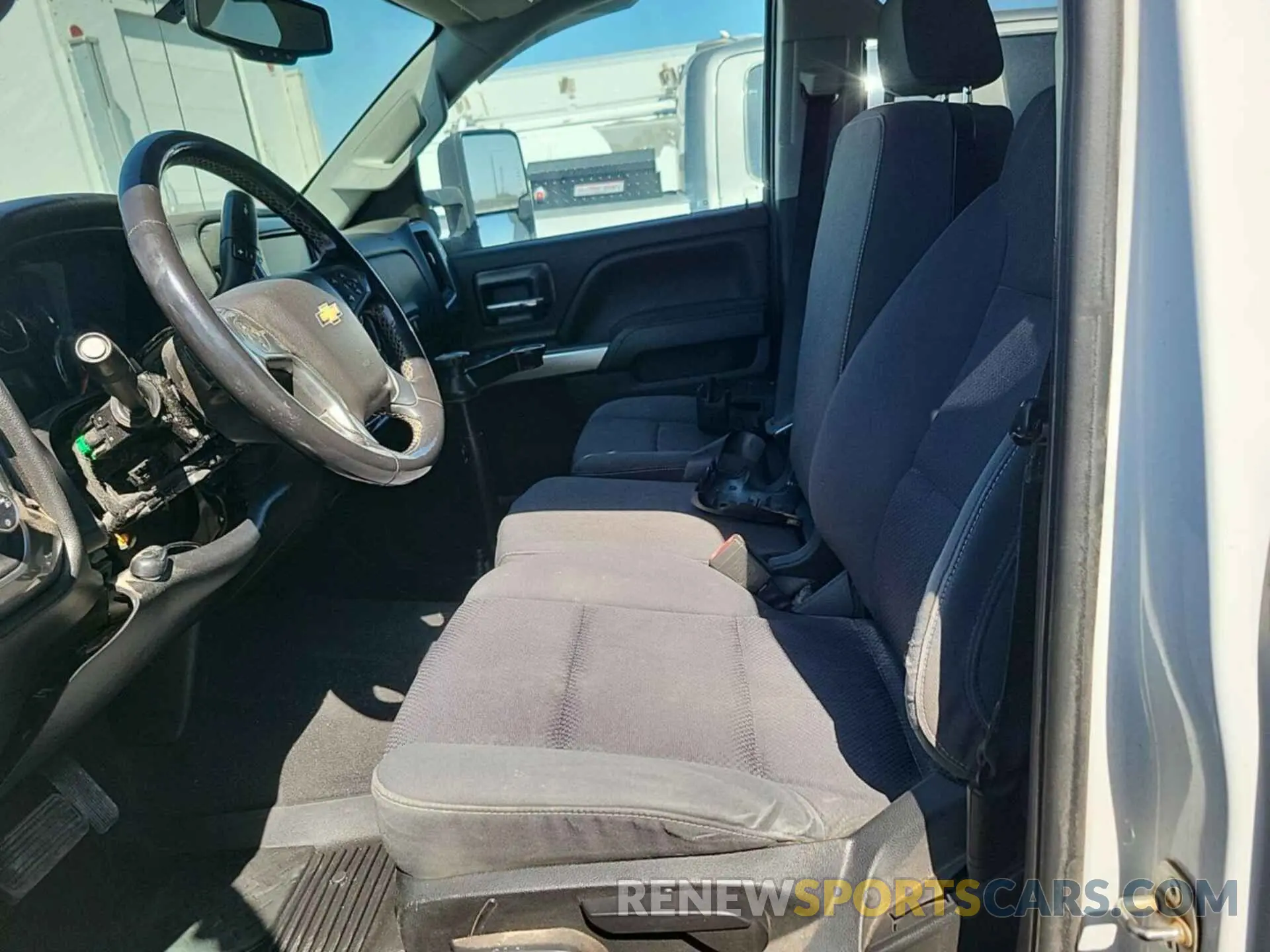 8 Фотография поврежденного автомобиля 2GC2KSEG0K1209833 CHEVROLET SILVERADO 2019