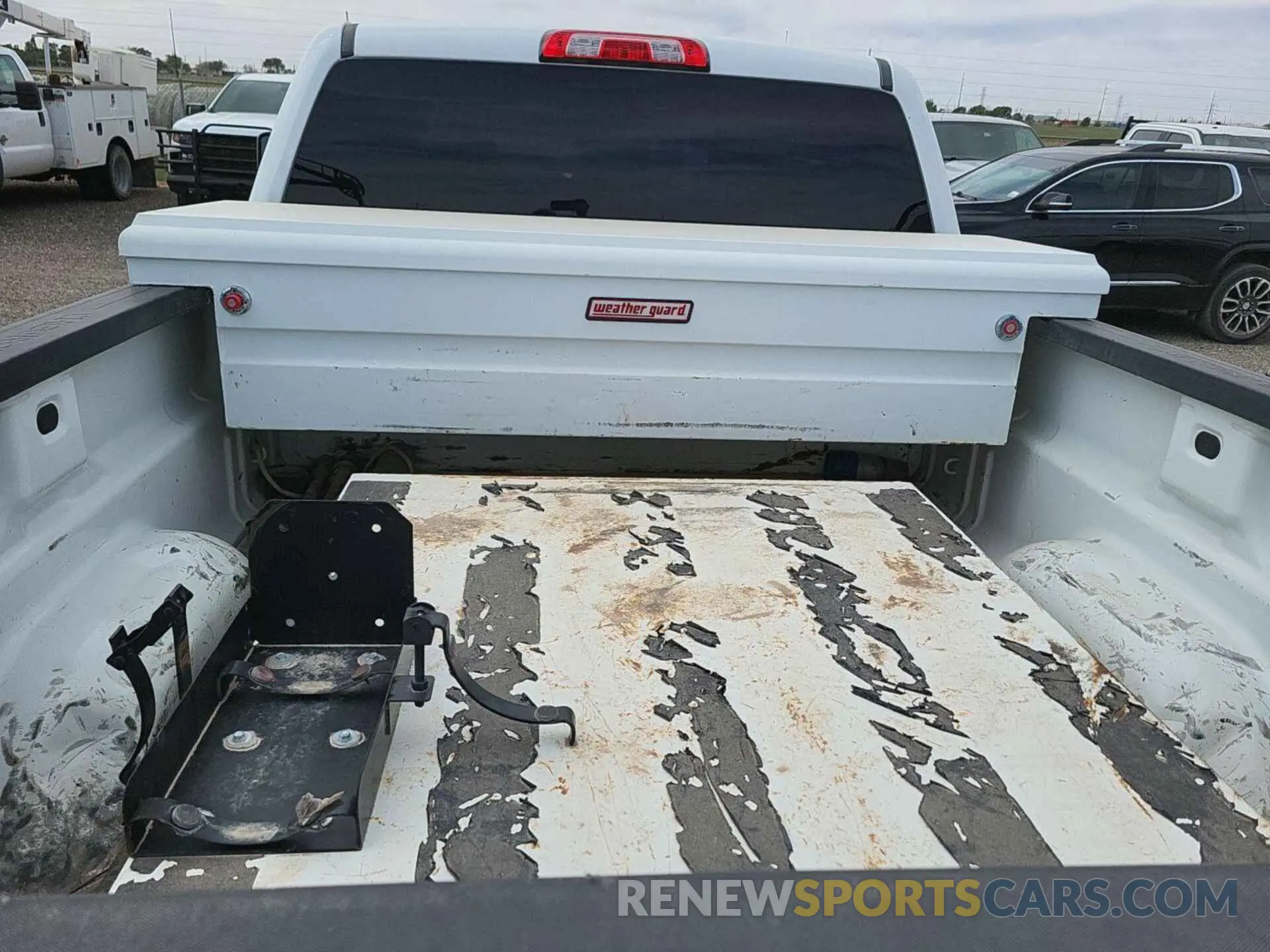 8 Фотография поврежденного автомобиля 2GC2KSEG2K1159212 CHEVROLET SILVERADO 2019