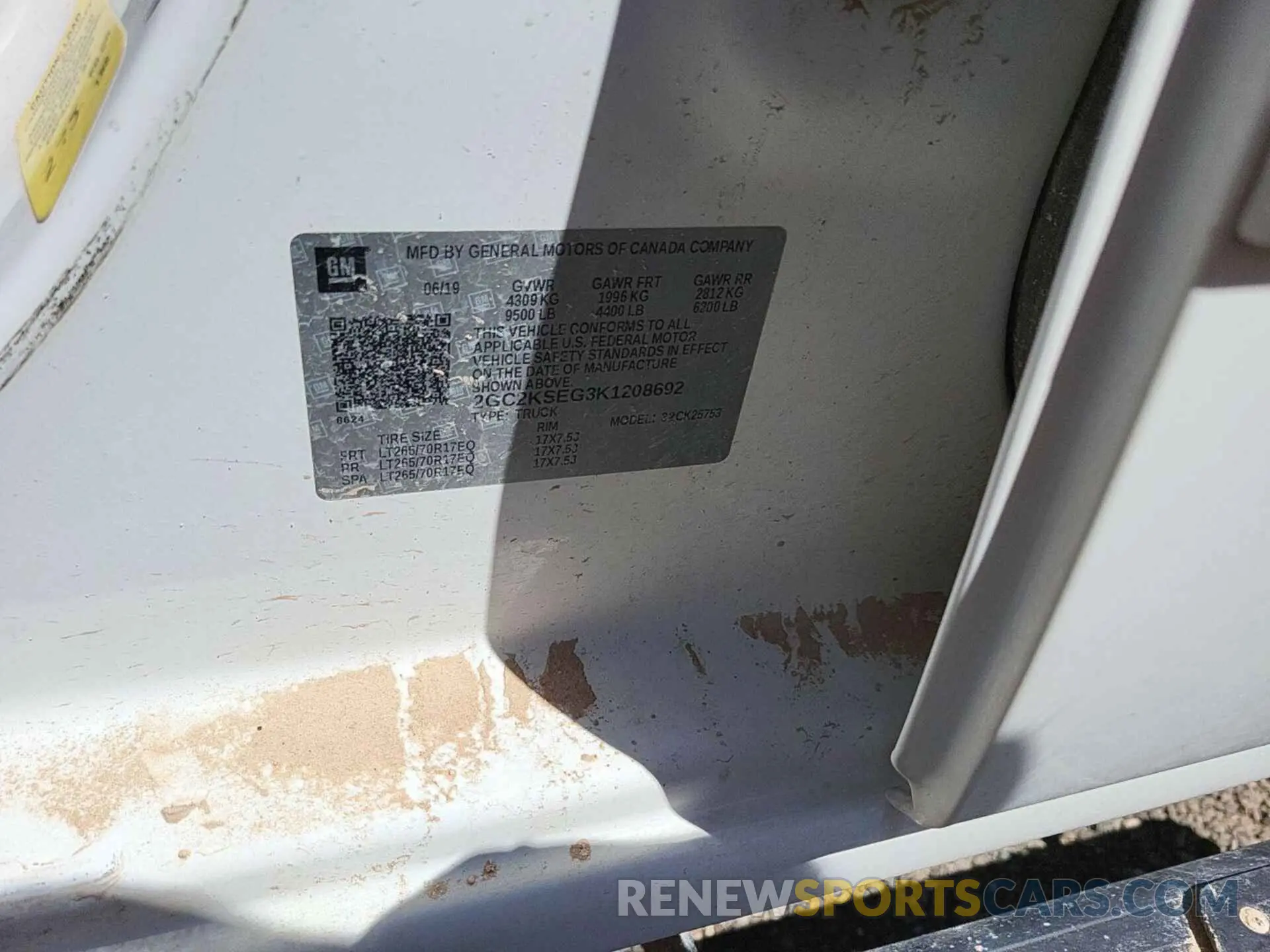 17 Photograph of a damaged car 2GC2KSEG3K1208692 CHEVROLET SILVERADO 2019