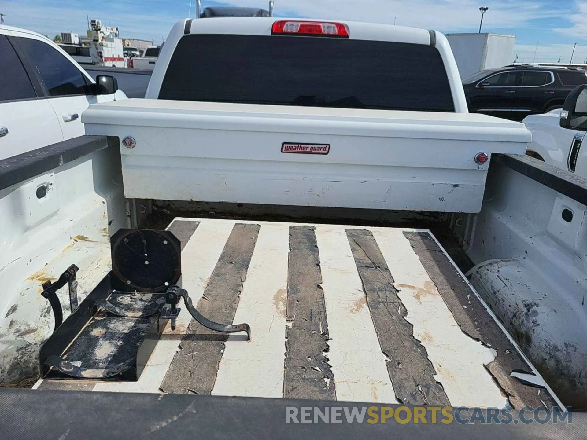 1 Photograph of a damaged car 2GC2KSEGXK1210004 CHEVROLET SILVERADO 2019