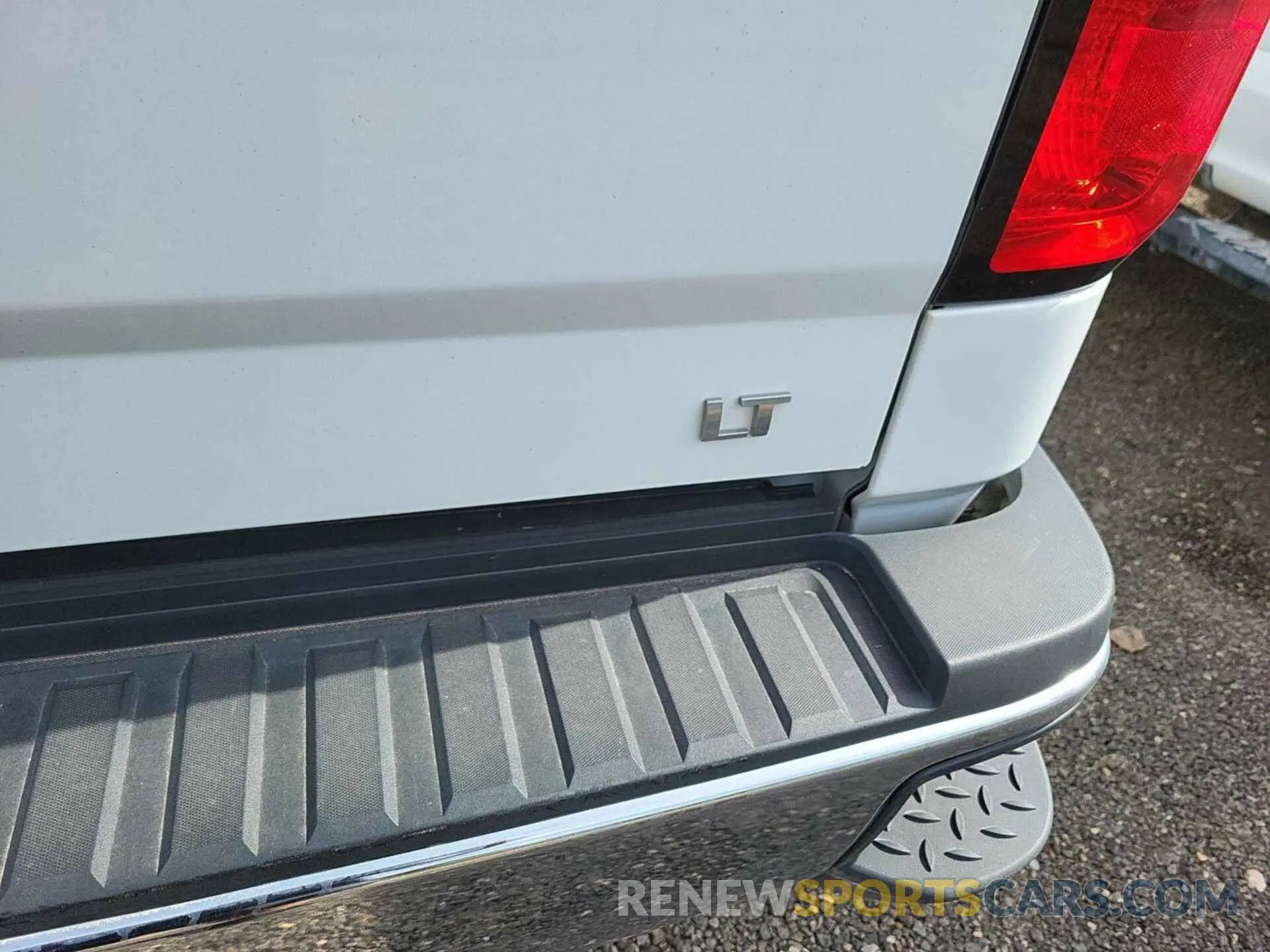 3 Photograph of a damaged car 2GC2KSEGXK1210004 CHEVROLET SILVERADO 2019