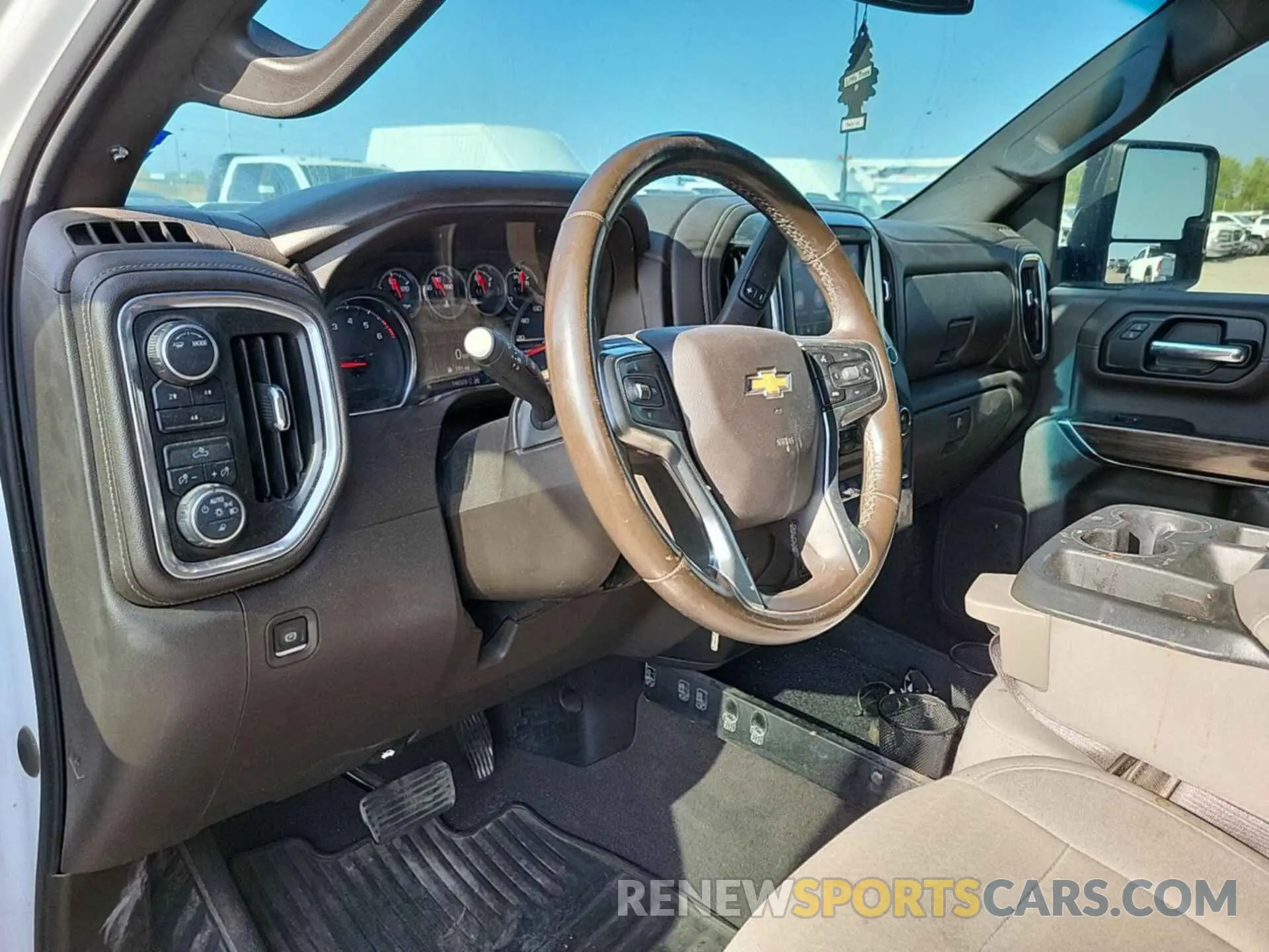 11 Фотография поврежденного автомобиля 1GC1YNE73LF199904 CHEVROLET SILVERADO 2020