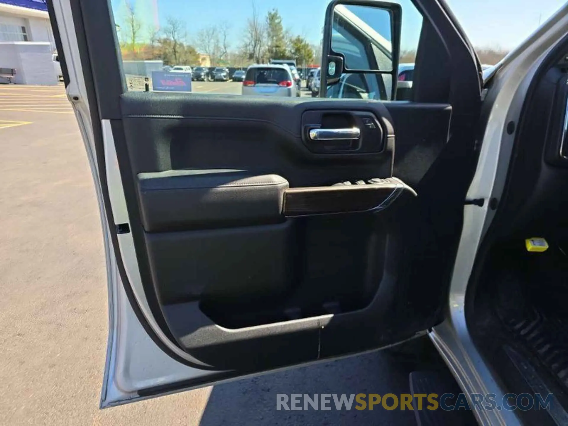 4 Photograph of a damaged car 1GC1YNE78LF315761 CHEVROLET SILVERADO 2020