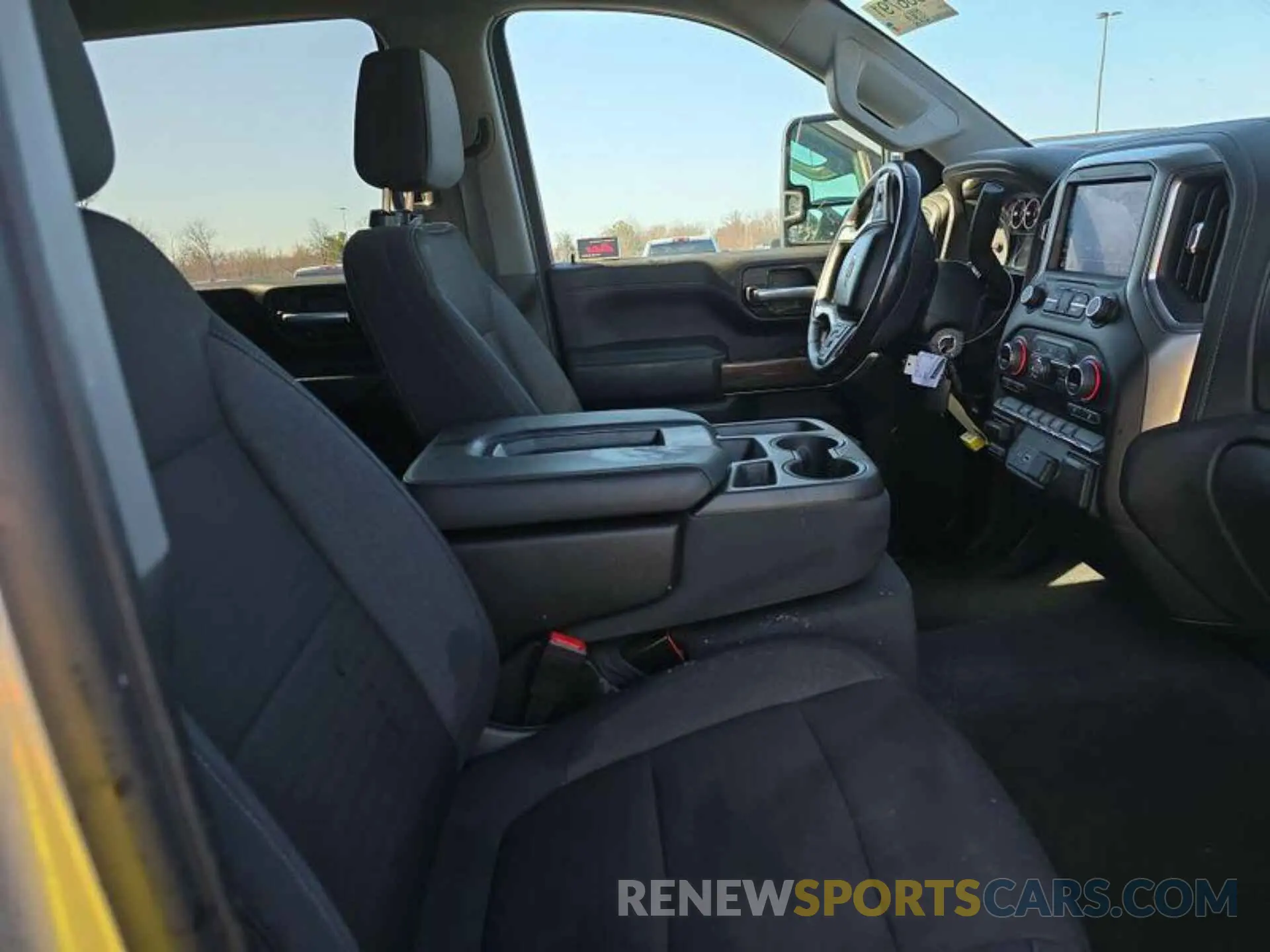 7 Photograph of a damaged car 1GC1YNE78LF315761 CHEVROLET SILVERADO 2020