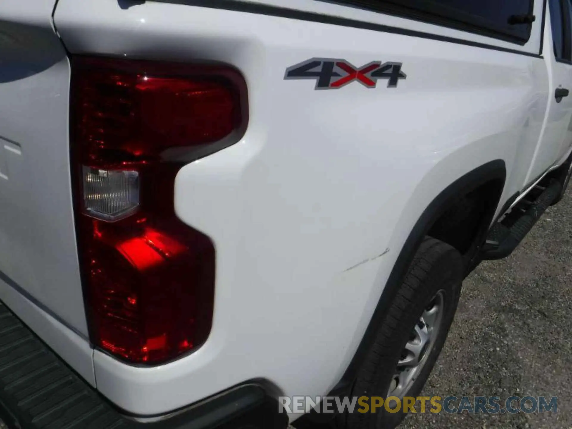 9 Фотография поврежденного автомобиля 1GC2YLE71LF268405 CHEVROLET SILVERADO 2020