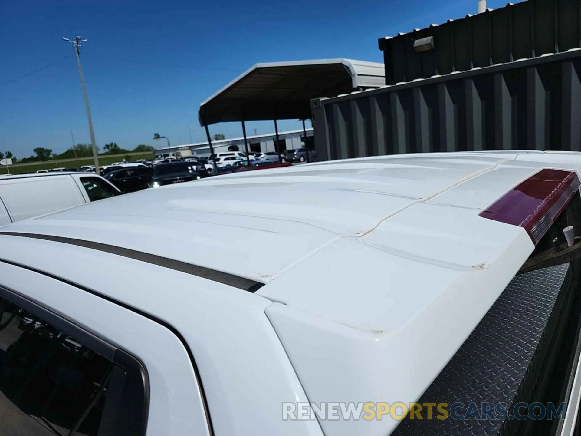 32 Photograph of a damaged car 1GC2YLE72LF233422 CHEVROLET SILVERADO 2020