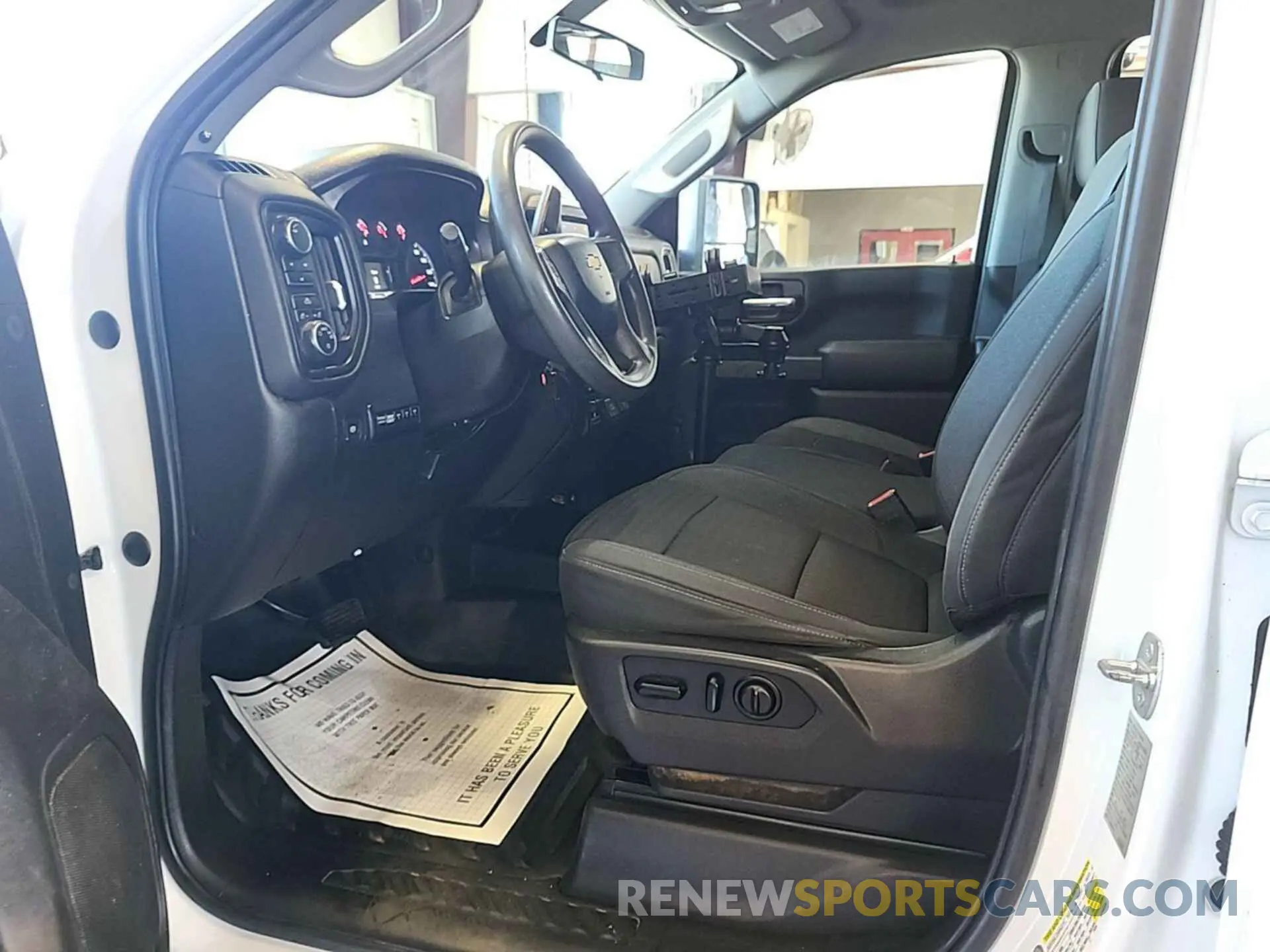 2 Photograph of a damaged car 1GC2YLE72LF282751 CHEVROLET SILVERADO 2020
