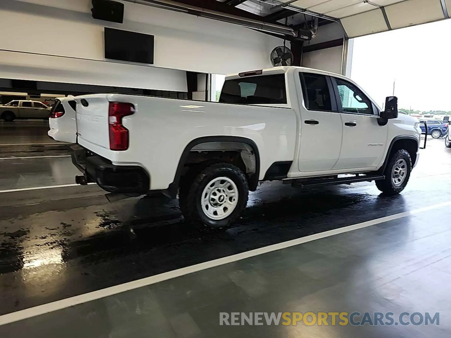24 Фотография поврежденного автомобиля 1GC2YLE76LF233469 CHEVROLET SILVERADO 2020