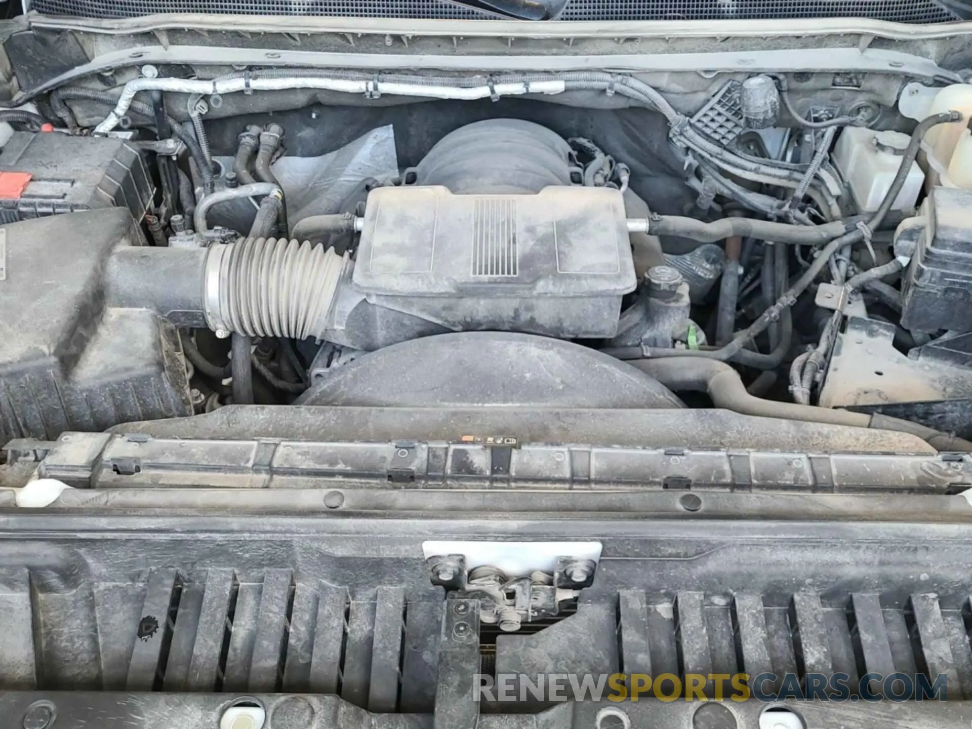29 Photograph of a damaged car 1GC2YLE76LF282526 CHEVROLET SILVERADO 2020