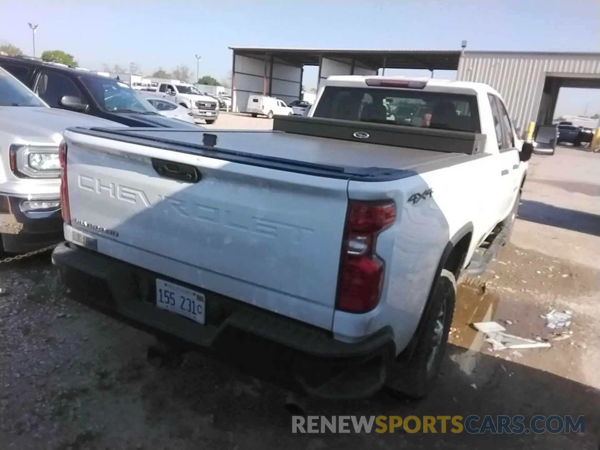 2 Фотография поврежденного автомобиля 1GC2YLE76LF304718 CHEVROLET SILVERADO 2020