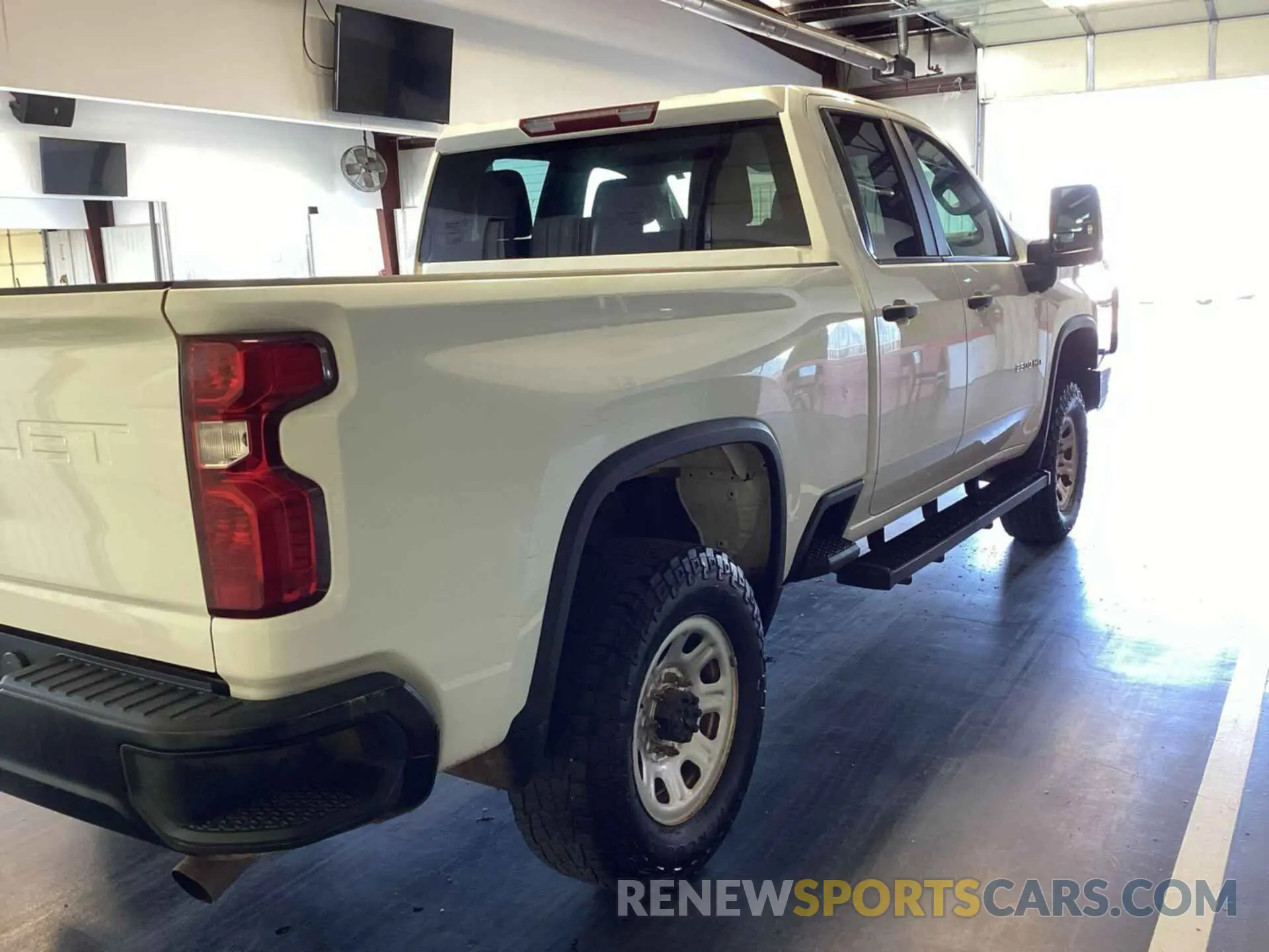 12 Фотография поврежденного автомобиля 1GC2YLE78LF250872 CHEVROLET SILVERADO 2020